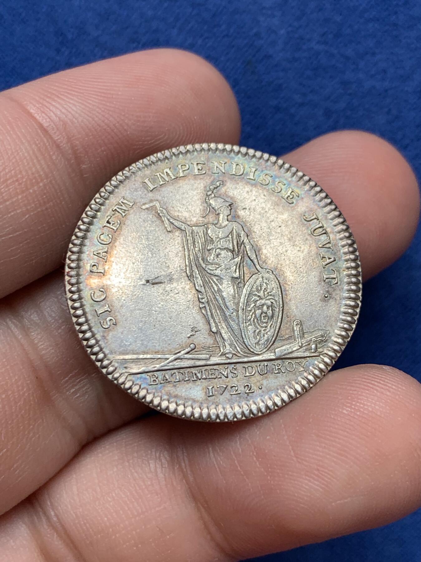 《竞宝斋》第291场- 周日，周一，周二 3场连拍 （全场包邮） 法国1722年战争与和平银质代币，铭文：如果想和平，就发动战争，路易十五少见头像，7.85g，29.3mm