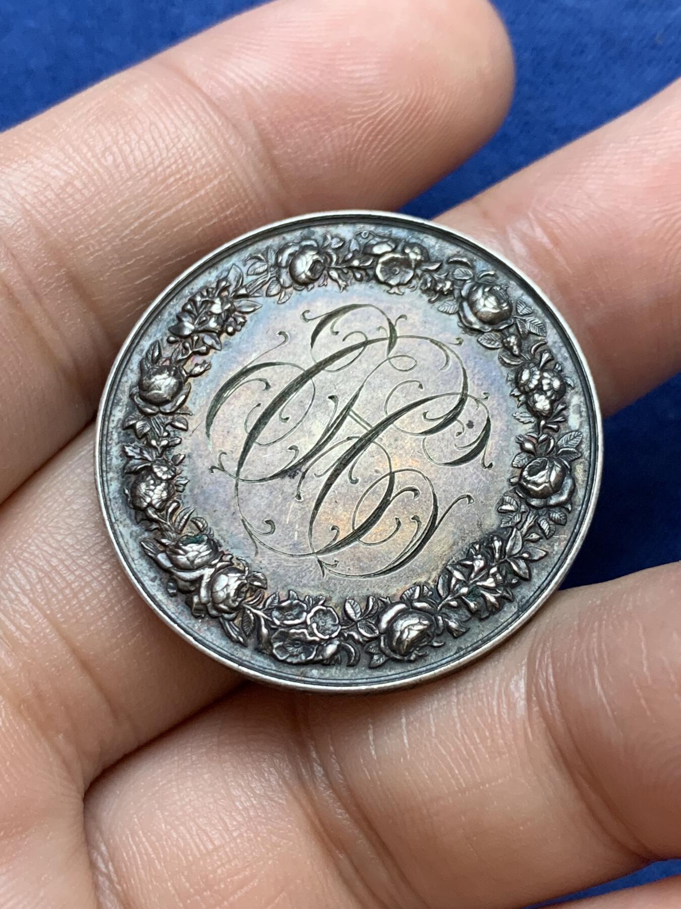 《竞宝斋》第291场- 周日，周一，周二 3场连拍 （全场包邮） 1894年法国婚姻纪念圆型银代币 丰饶角边铭 32mm 16.2g