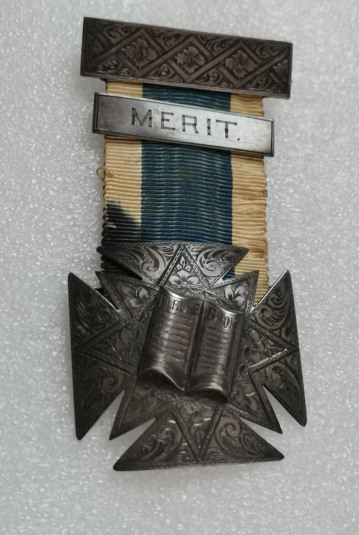 瓶子🏺第151期拍卖会  共济会银质奖章1893年书记员（副会长）稀少版本  17.75克