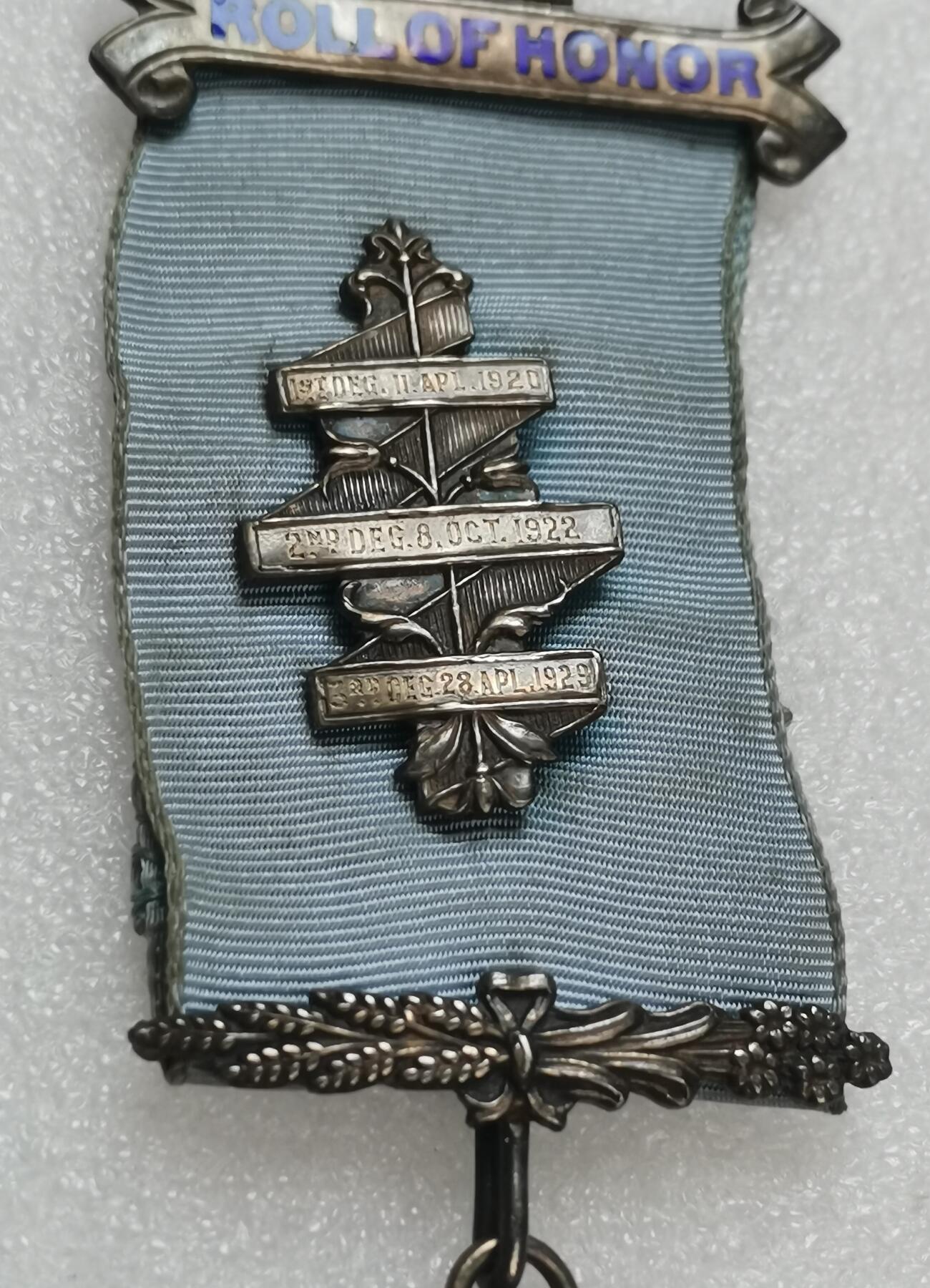 瓶子🏺第151期拍卖会  共济会二战时期1942年纪念银章  原盒 37克