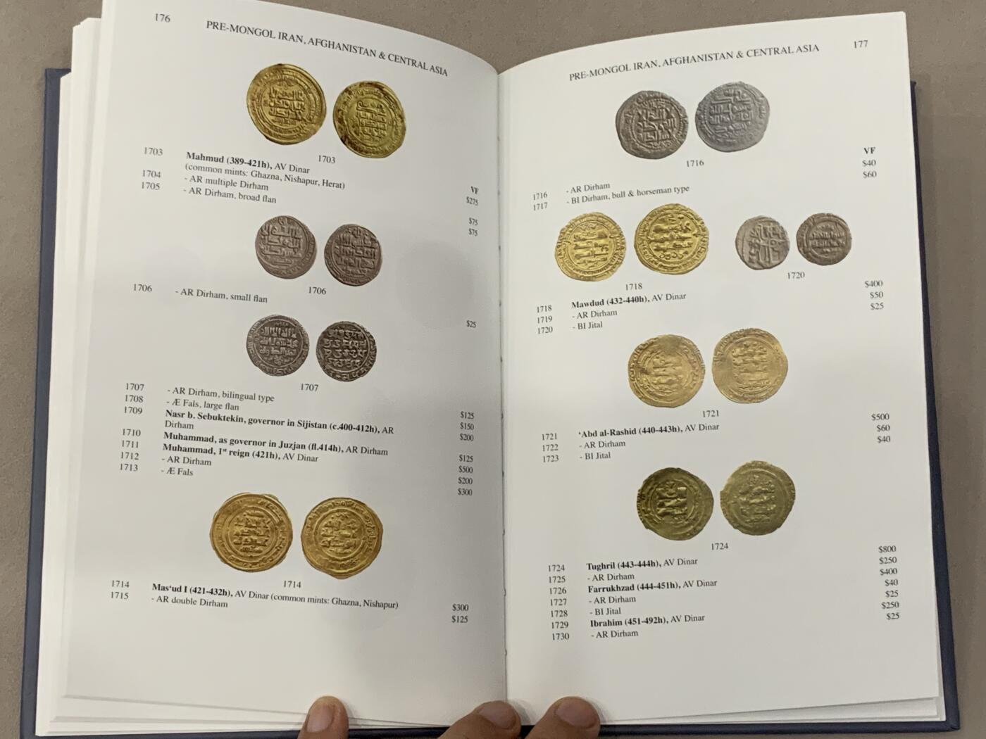 《竞宝斋》第290场- 周日，周一，周二 3场连拍 （全场包邮） 伊斯兰钱币及其价值 第1卷：中世纪时期 SPINK出品权威巨著 精装 283页