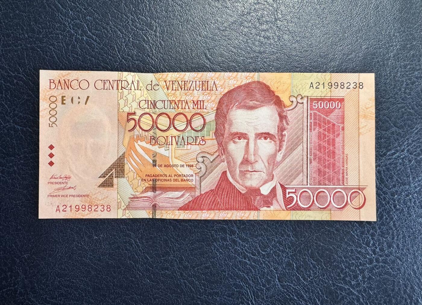 收藏联盟Quantum Auction 第363期拍卖  委瑞内拉1998年50000玻利瓦尔 品相全新UNC 号码全程无47 稀少