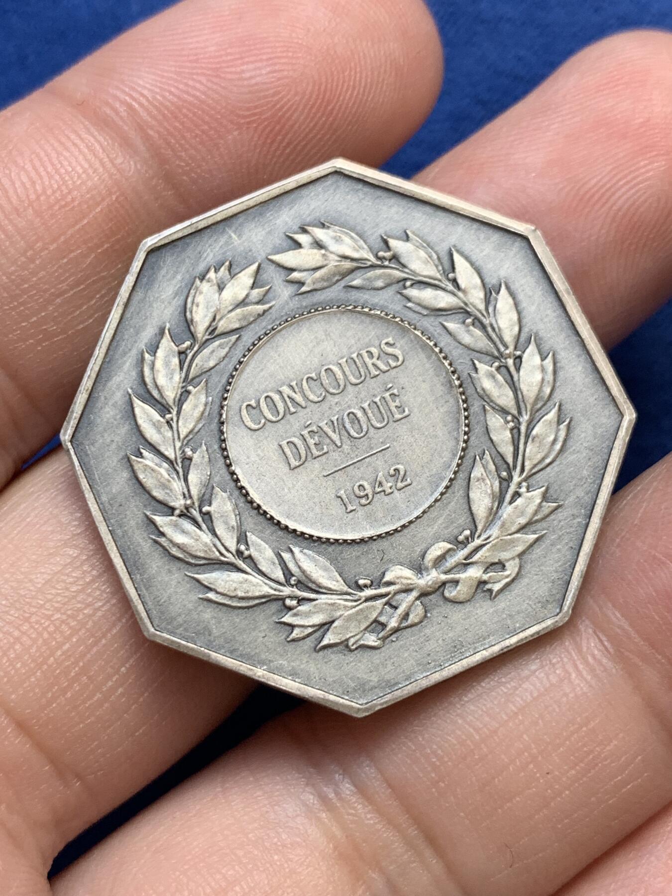 《竞宝斋》第291场- 周日，周一，周二 3场连拍 （全场包邮） 法国伯纳储蓄银行八角银jeton，32.9mm，15.27克，丰饶角2+ARTGENT边铭，含银80%