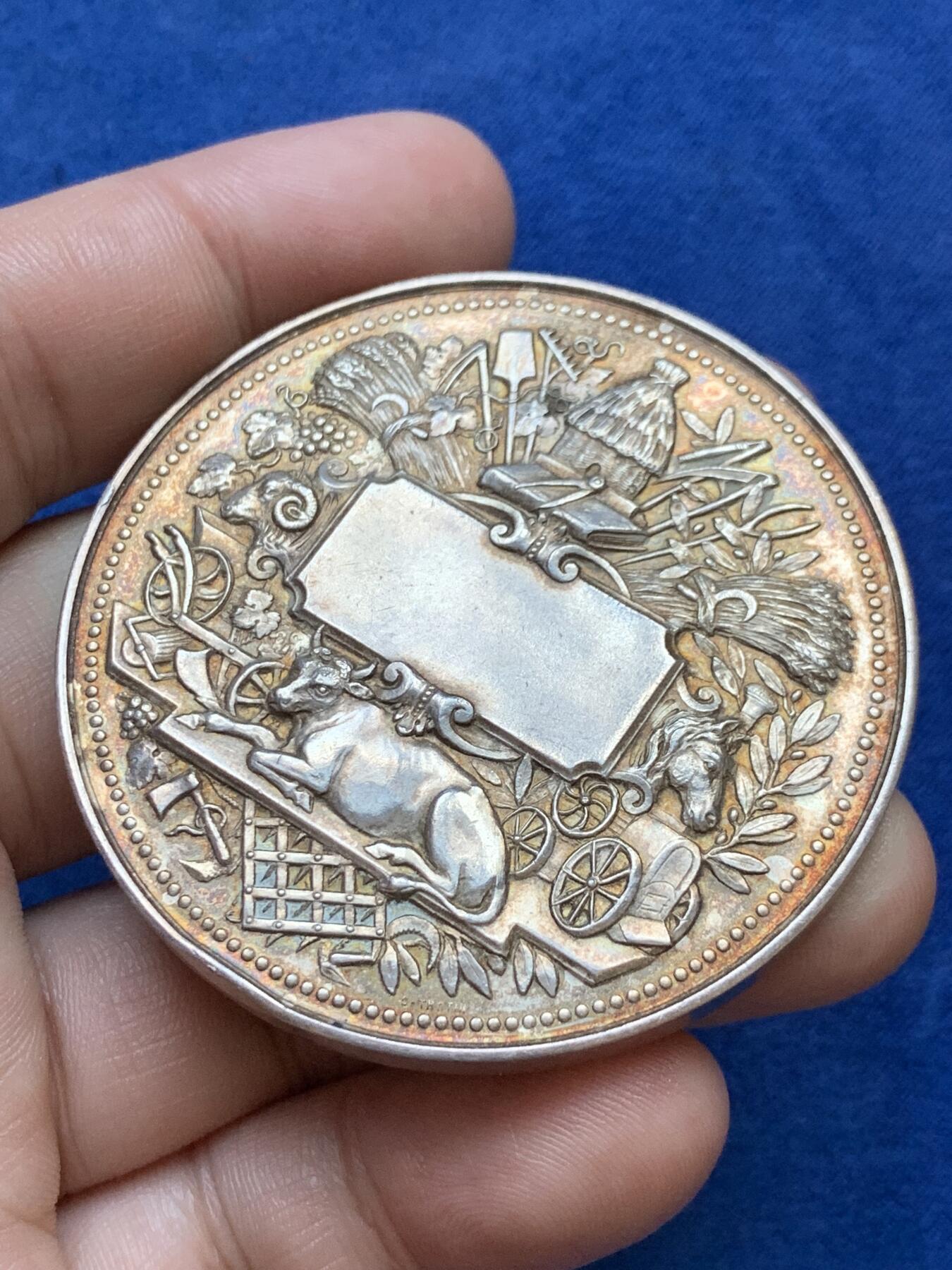 《竞宝斋》第291场- 周日，周一，周二 3场连拍 （全场包邮） 法国农业部大银章，79.24g，55.3mm，丰饶角边铭