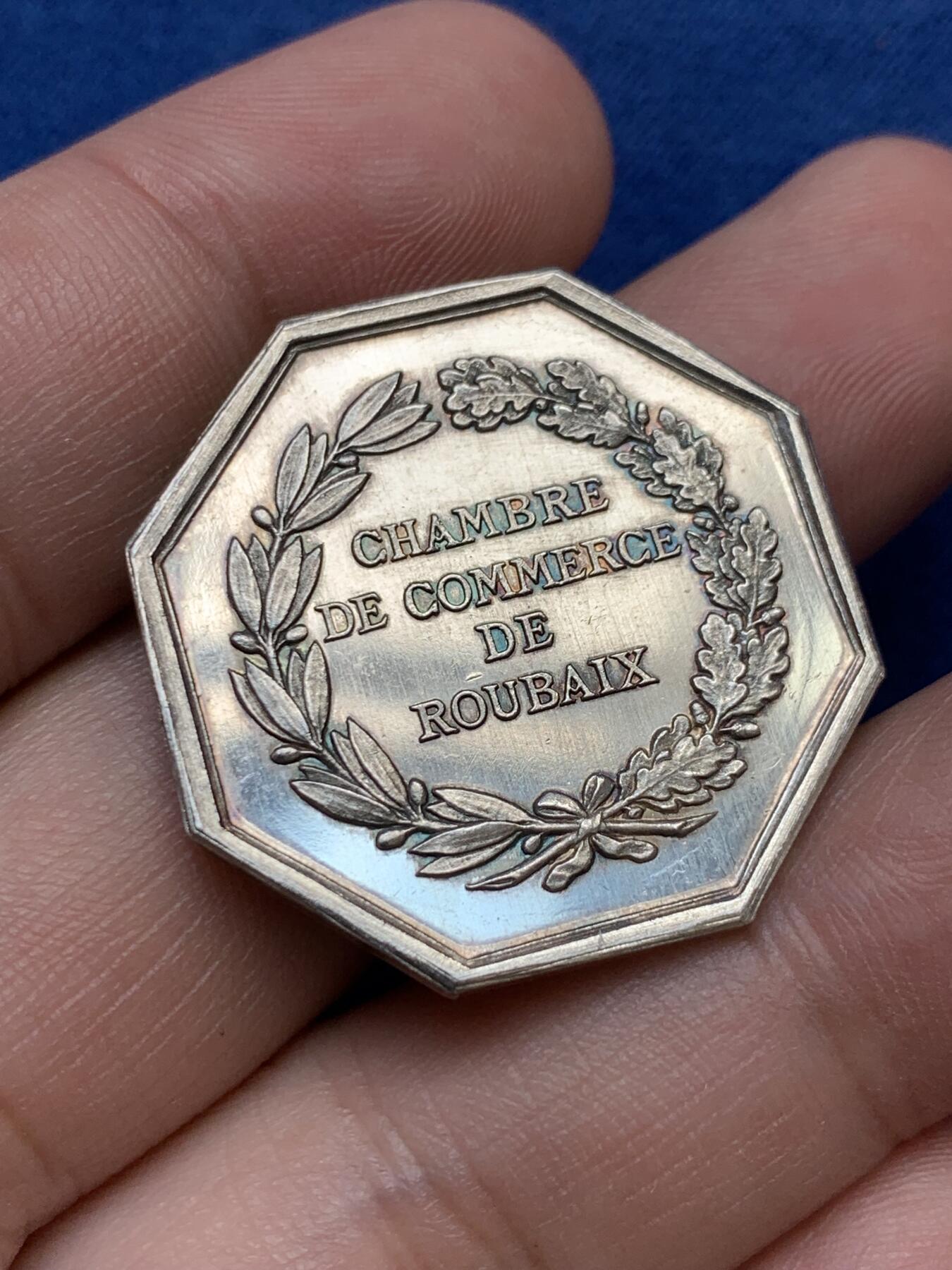 《竞宝斋》第291场- 周日，周一，周二 3场连拍 （全场包邮） 法国八角银质代币，鲁贝商会，14.05g，30.9mm，丰饶角边铭