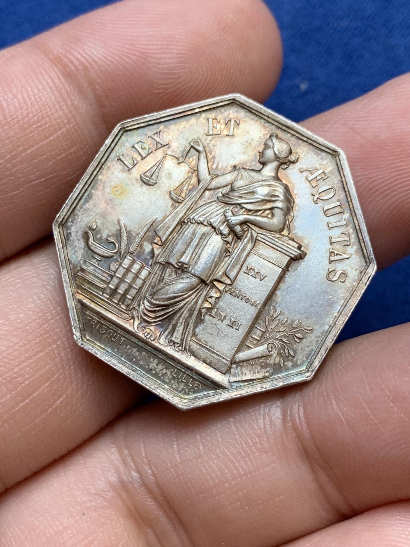 《竞宝斋》第291场- 周日，周一，周二 3场连拍 （全场包邮） 法国公平女神八角银章 直径29.5mm 重12.8g 丰饶角边铭