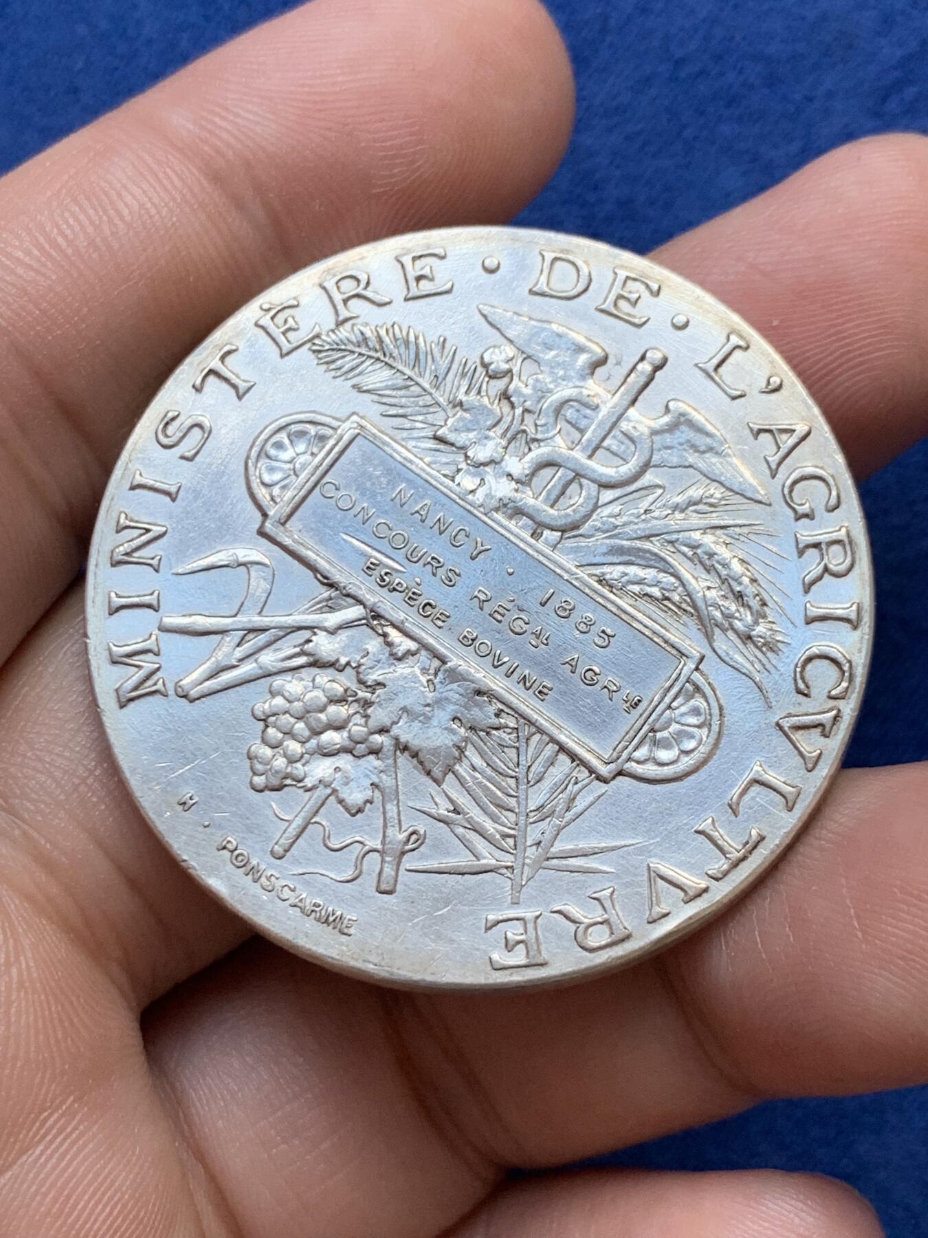 《竞宝斋》第291场- 周日，周一，周二 3场连拍 （全场包邮） 法国 小飞侠 银章 保存的不错 42.1mm 38.37克 丰饶角银标