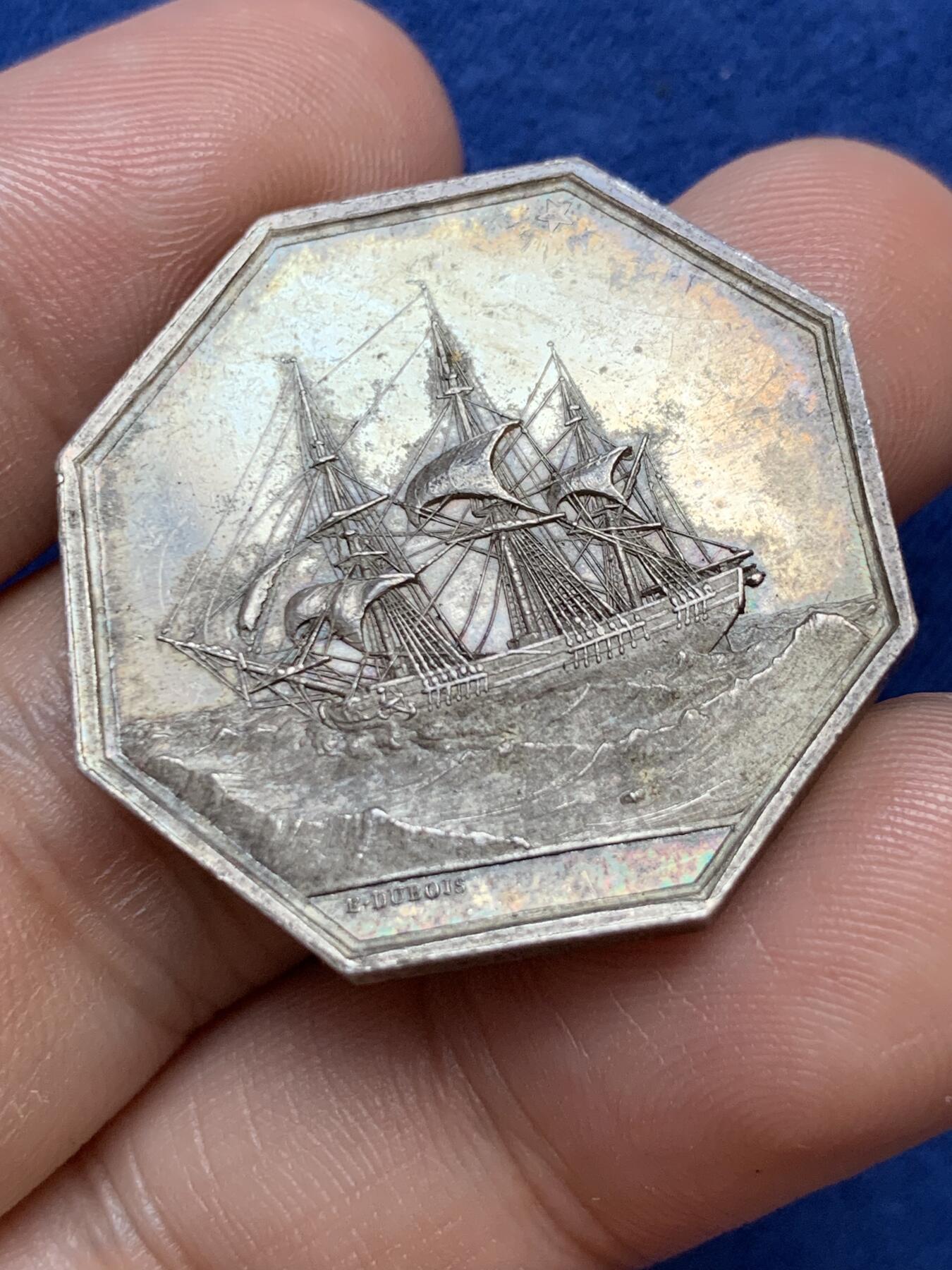 《竞宝斋》第291场- 周日，周一，周二 3场连拍 （全场包邮） 法国八角银质代币，波尔多海上保险公司，16.33g，31.7mm，手指边铭，少见帆船