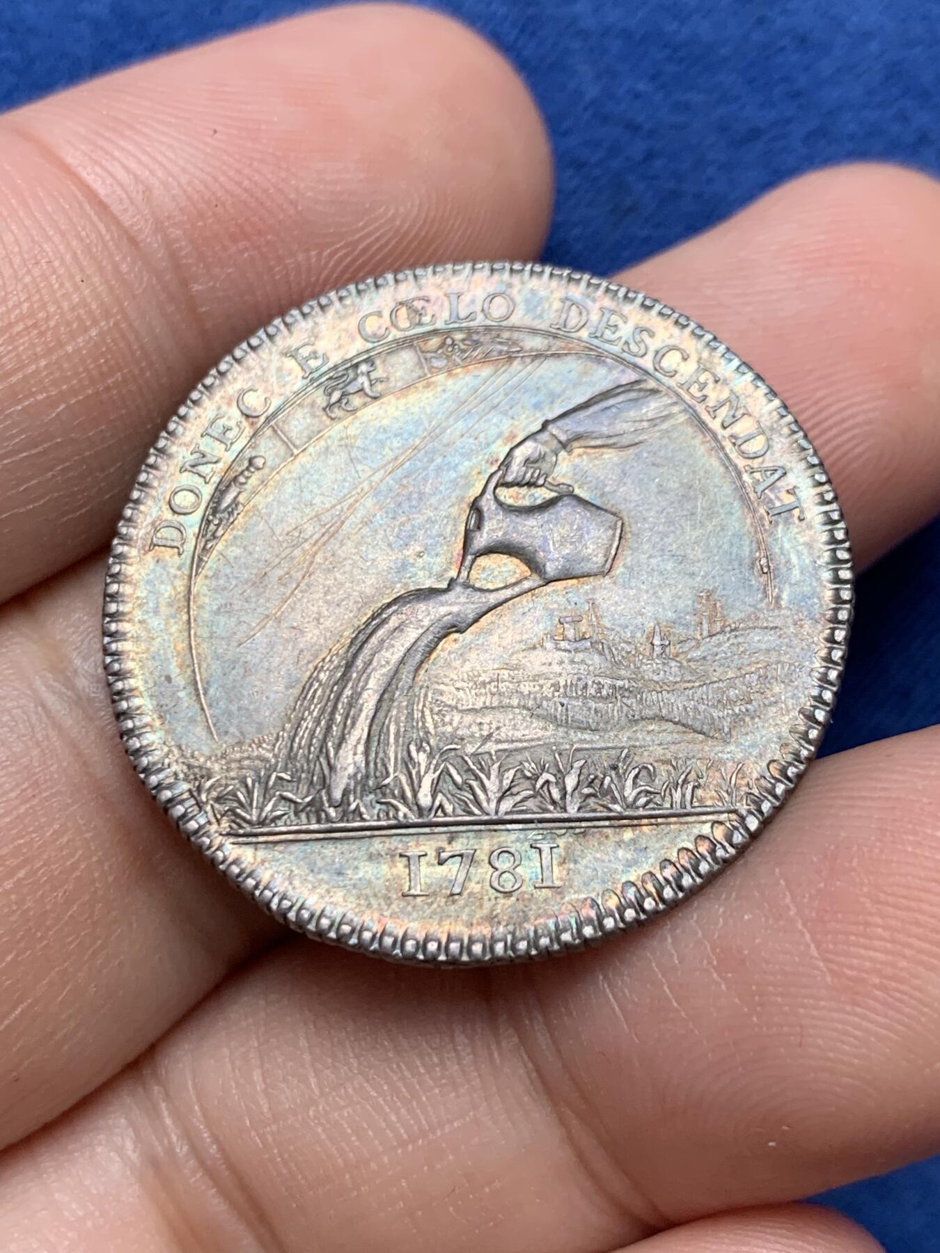 《竞宝斋》第291场- 周日，周一，周二 3场连拍 （全场包邮） 法国1781年巴黎共济会慈善院银质代币，8.20g，30.3mm