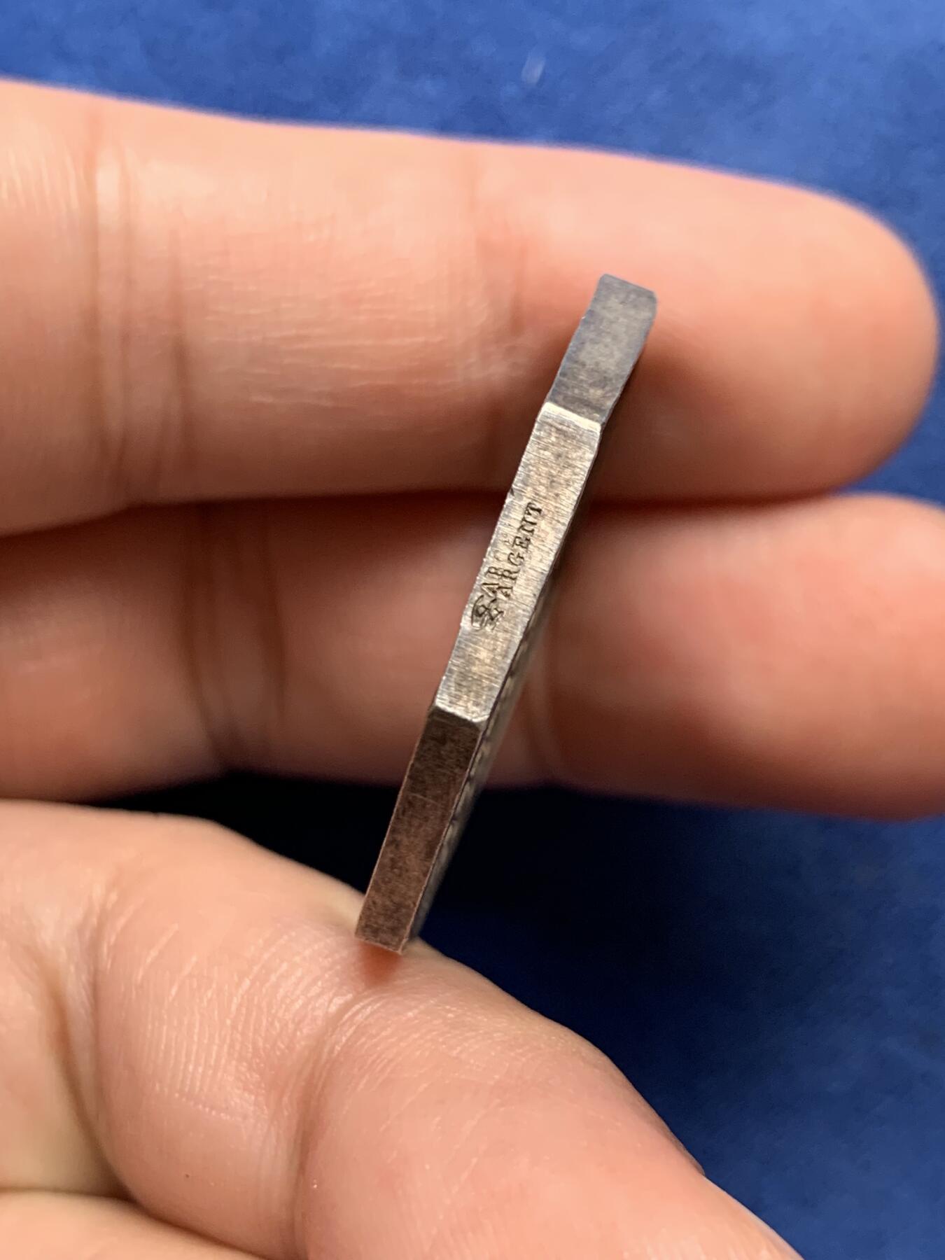 《竞宝斋》第291场- 周日，周一，周二 3场连拍 （全场包邮） 1831年法国政府八角银代币 手指铭 31mm 15.8g