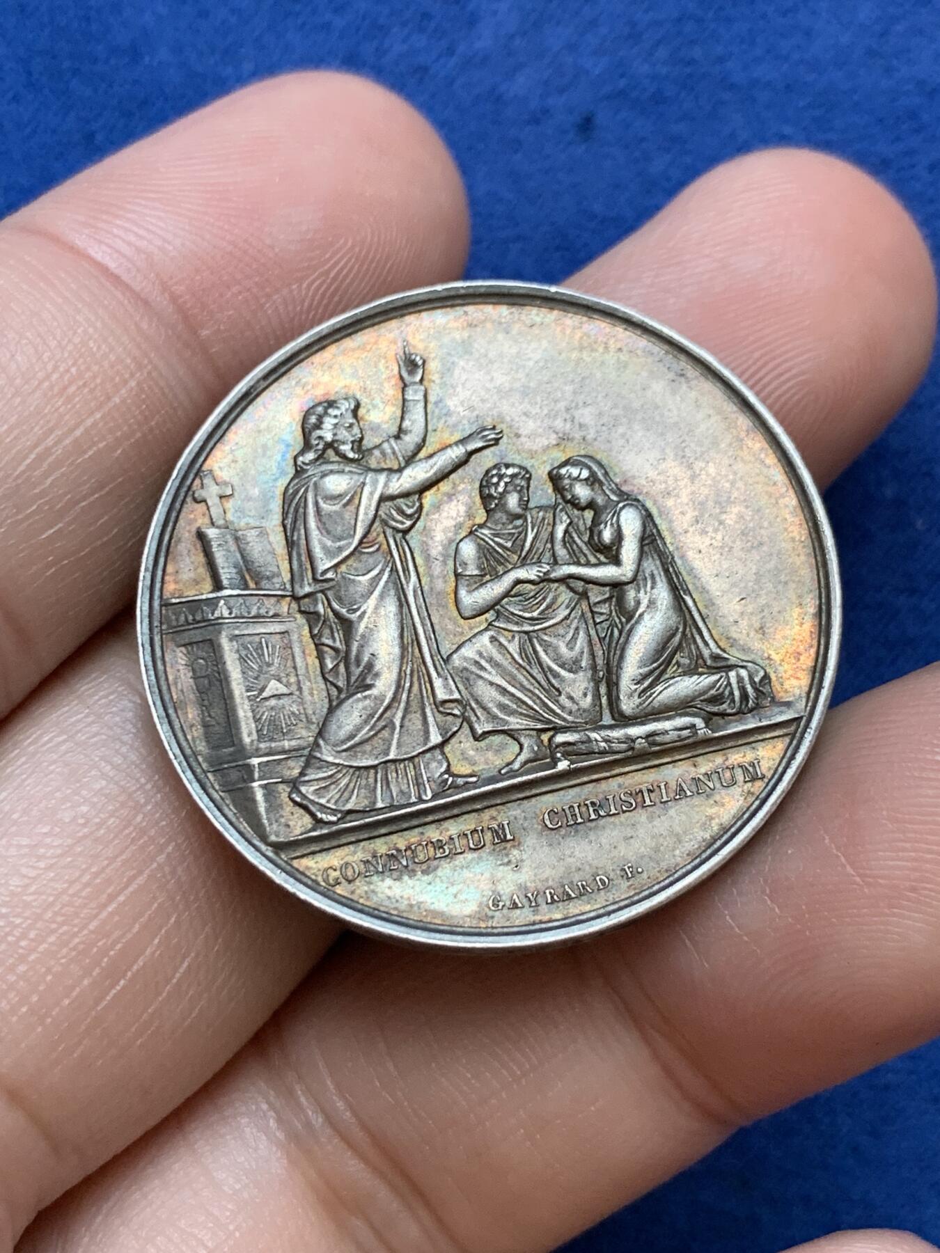 《竞宝斋》第291场- 周日，周一，周二 3场连拍 （全场包邮） 法国基督教婚礼圆型银代币 手指铭 33mm 16.6g