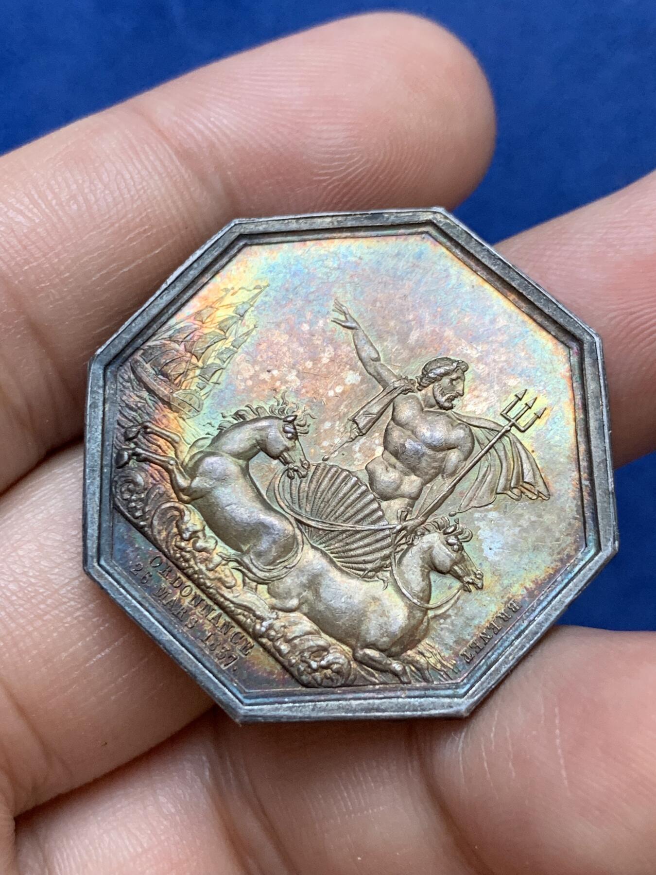 《竞宝斋》第291场- 周日，周一，周二 3场连拍 （全场包邮） 法国海王八角银质代币，海洋保险公司，欧洲窖藏酱彩包浆，17.00g，33.6mm，丰饶角边铭