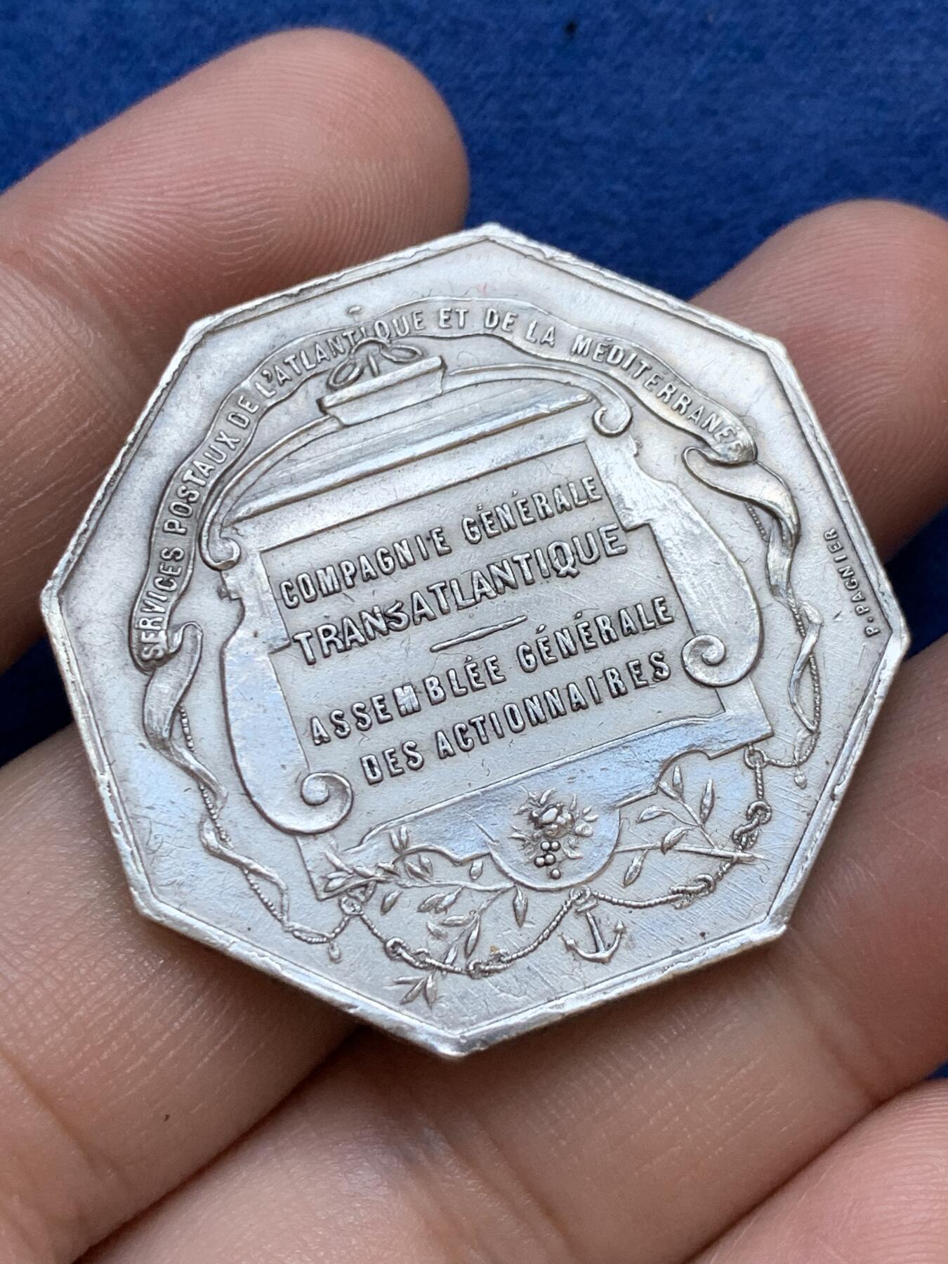 《竞宝斋》第291场- 周日，周一，周二 3场连拍 （全场包邮） 法国大西洋航运公司八角代币 26.66克 38.6mm 丰饶角边铭