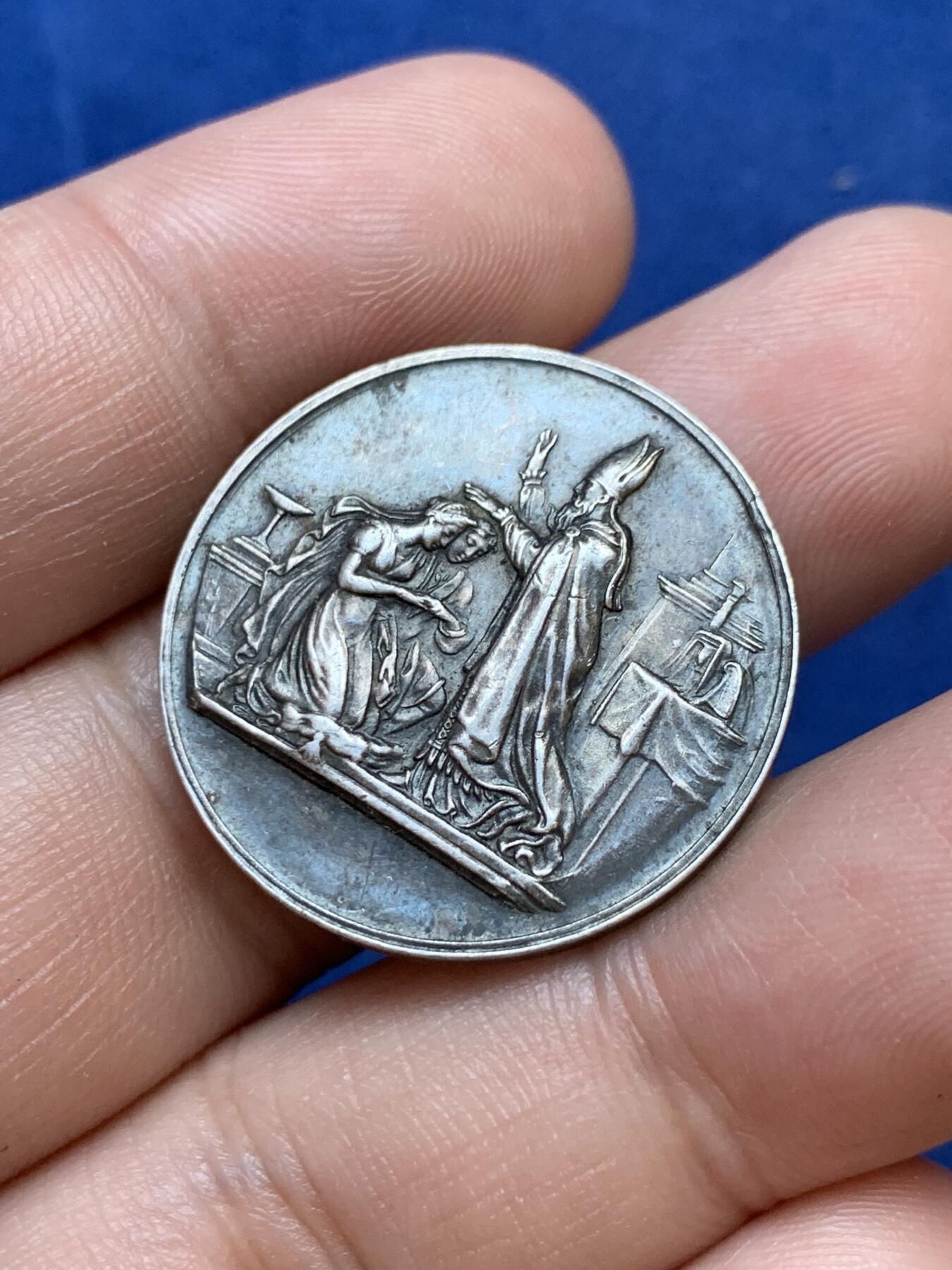 《竞宝斋》第291场- 周日，周一，周二 3场连拍 （全场包邮） 法国基督教婚礼圆型银代币 丰饶角边铭 27mm 9.9g