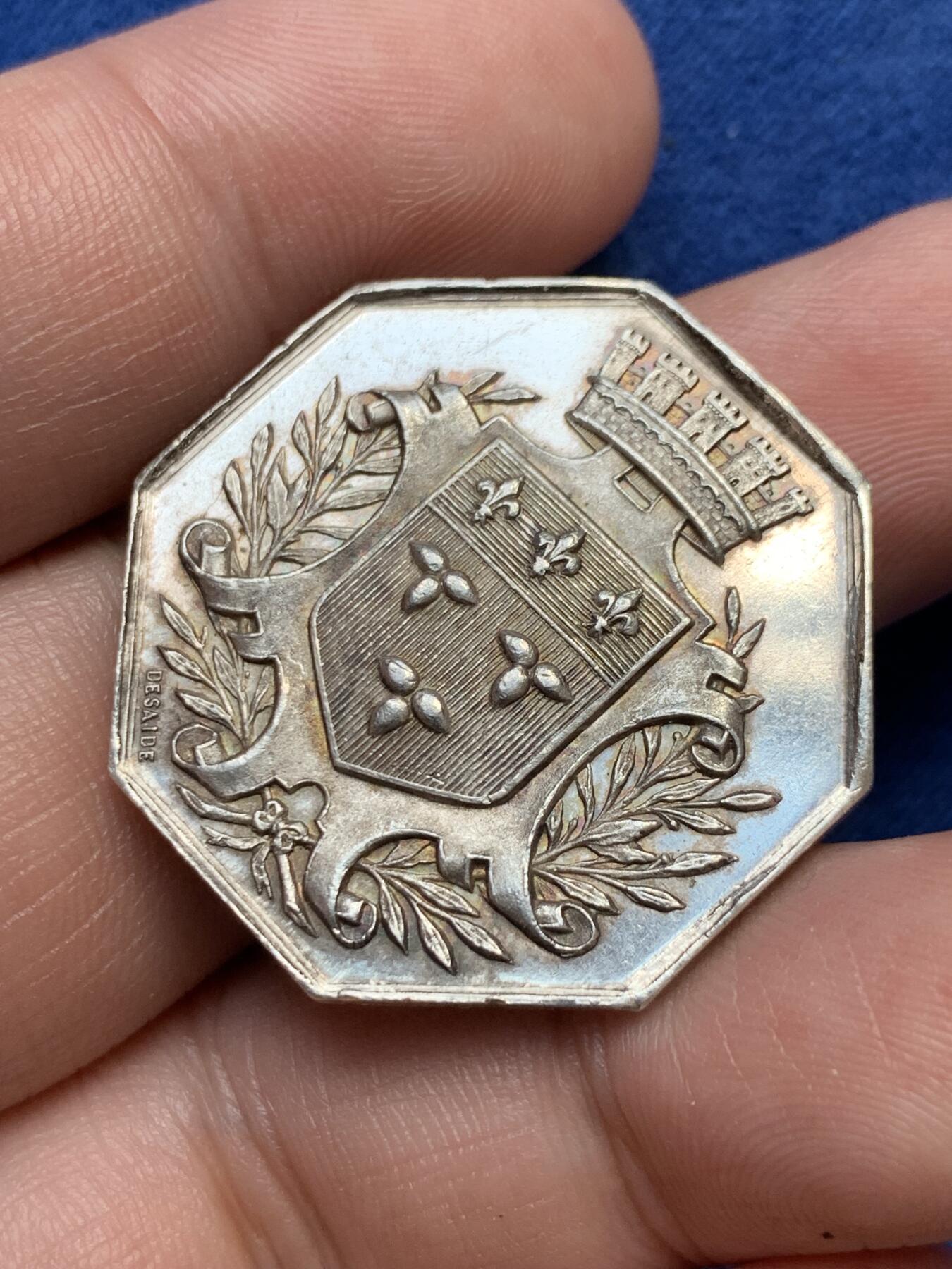 《竞宝斋》第291场- 周日，周一，周二 3场连拍 （全场包邮） 法国八角银质代币，奥尔良储蓄银行，13.72g，31.2mm，蜜蜂边铭