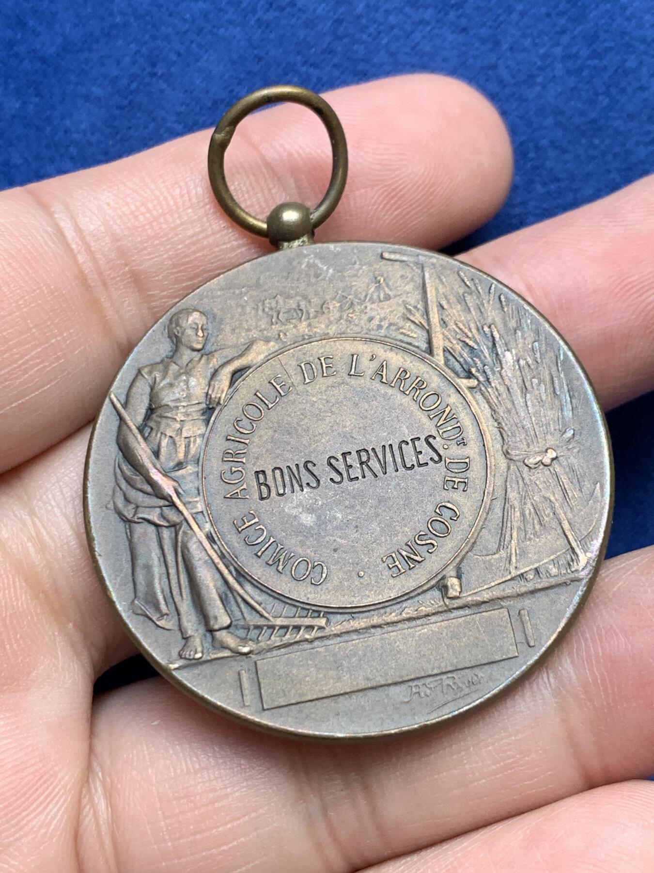 《竞宝斋》第291场- 周日，周一，周二 3场连拍 （全场包邮） 法国卢瓦尔河畔科纳区农业展铜章，36.5g，41.5mm，丰饶角+铜标边铭