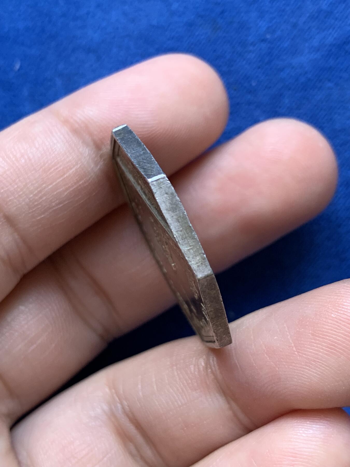 《竞宝斋》第291场- 周日，周一，周二 3场连拍 （全场包邮） 法国查理十世头像里尔市商会八角银质代币 13.03克 30.6mm 早期无边铭