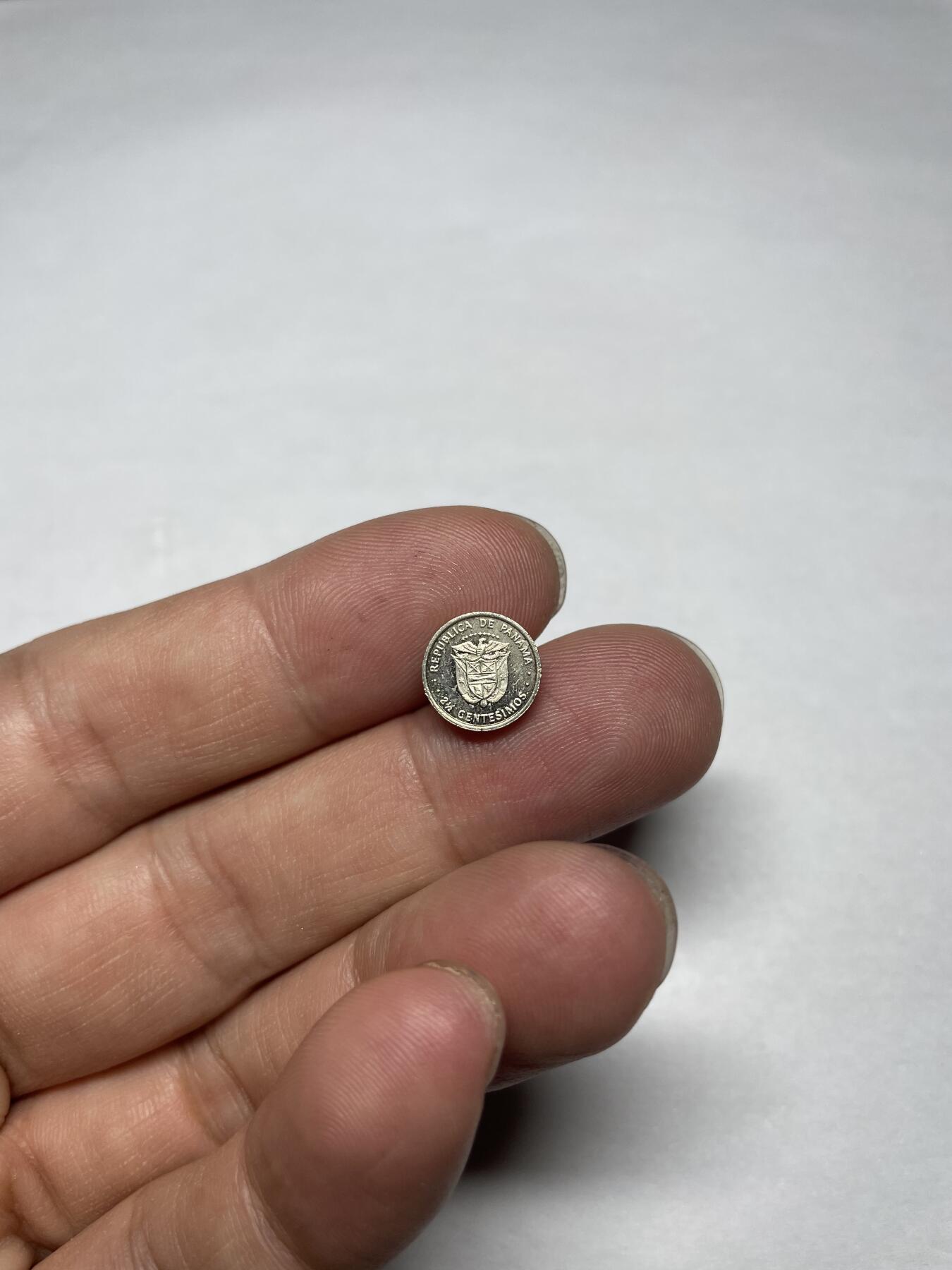 每日一拍，2024年集古藏今外币拍卖第十一期-第8场—（总第108拍），新一期拍卖开始了 精制1976年巴拿马2.5分纪念币，豆粒大