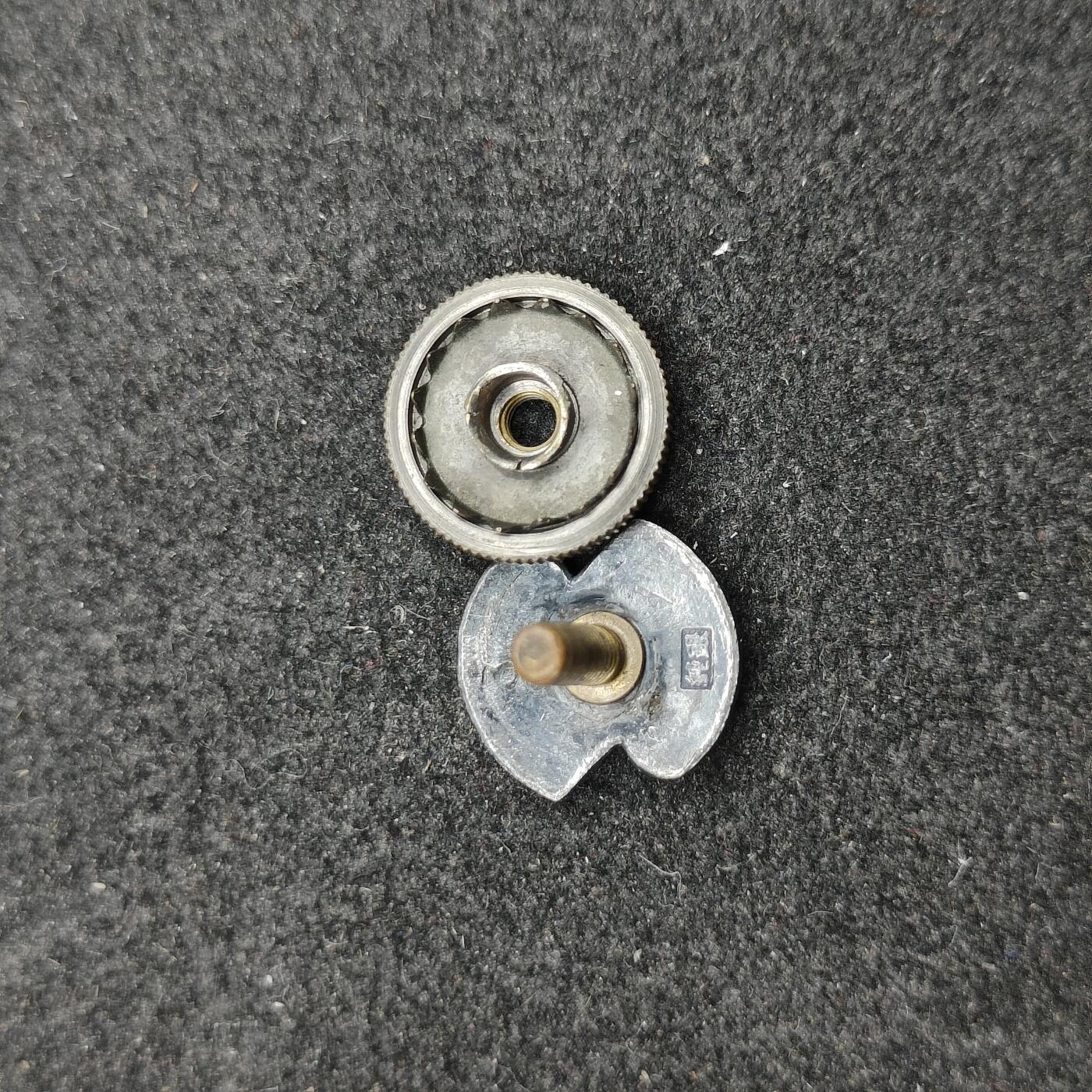 全场0元起拍 第177期 咸鱼国勋章拍卖专场 7月28日（周日）下午6：00开始 日本纯银徽章