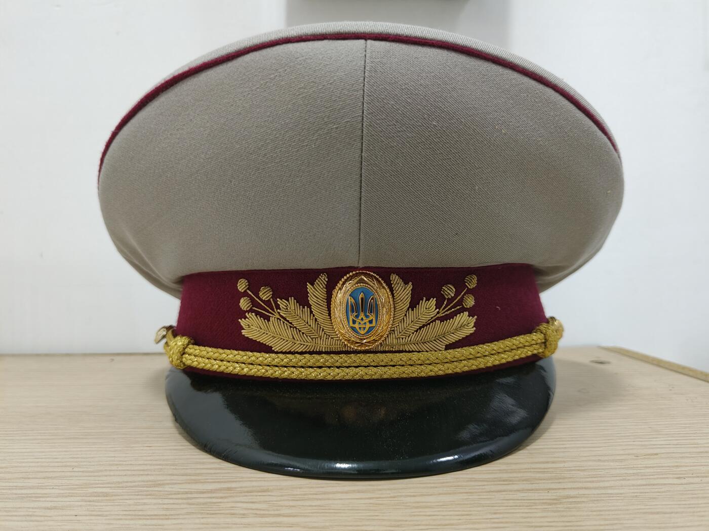 全场0元起拍 第177期 咸鱼国勋章拍卖专场 7月28日（周日）下午6：00开始 乌克兰 94灰色礼服将官大檐帽 57CM