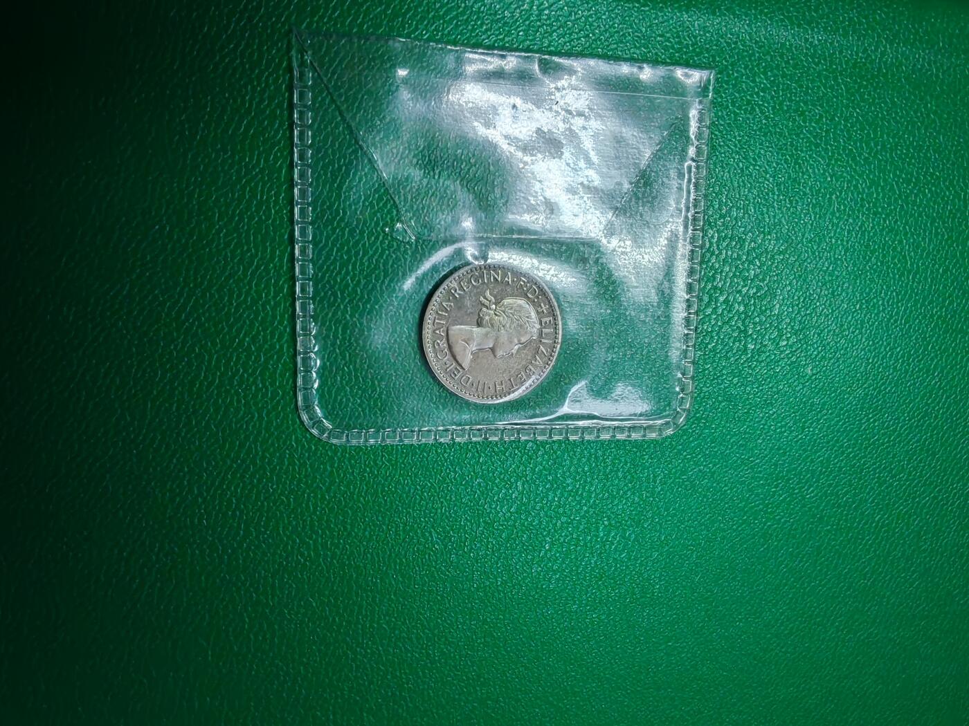 长老汇龙年精选第十一场拍卖（币中币） 1972伊丽莎白二世濯足币4枚，未流通品相，类精制，仅有1000套左右，带原盒。
