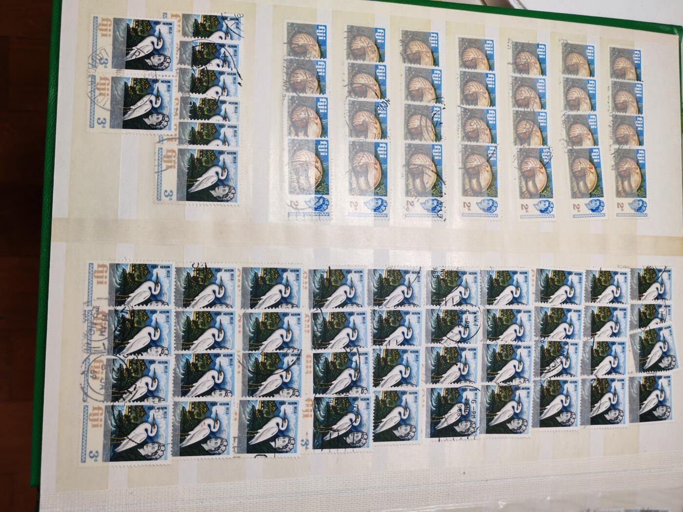 长老汇龙年精选第十一场拍卖（币中币） 斐济等英国原太平洋殖民地邮票册一本，7页14面，新旧混合