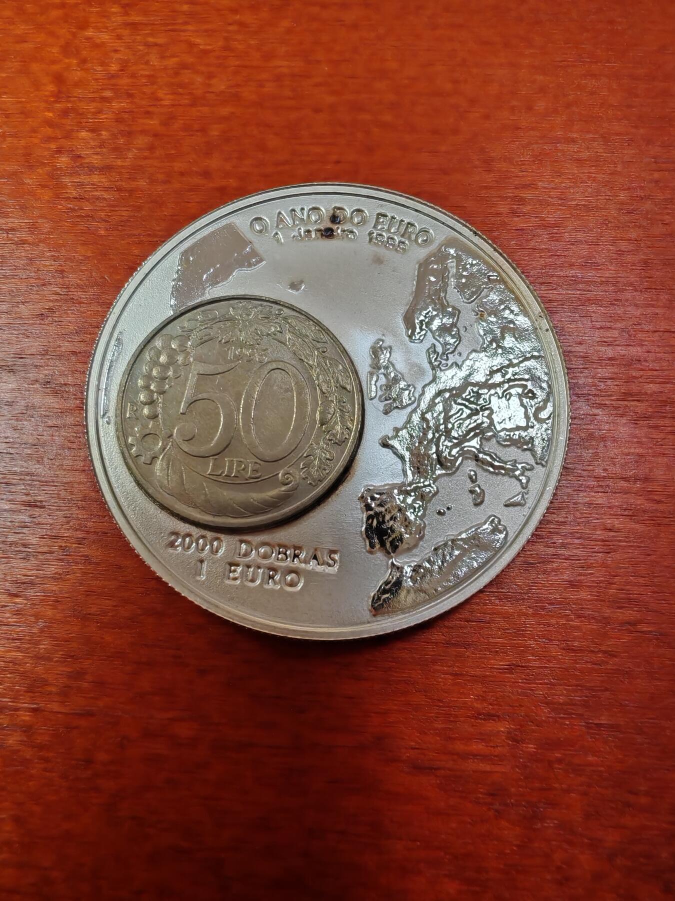 长老汇龙年精选第十一场拍卖（币中币） 1999圣多美与普林斯顿2000多布拉斯/1欧元双币值精制银币，+意大利50里拉