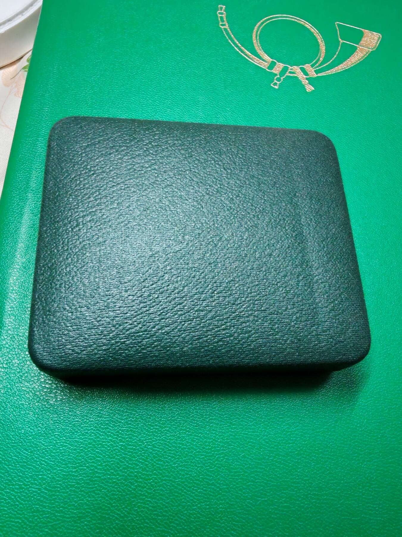 长老汇龙年精选第十一场拍卖（币中币） 1972伊丽莎白二世濯足币4枚，未流通品相，类精制，仅有1000套左右，带原盒。