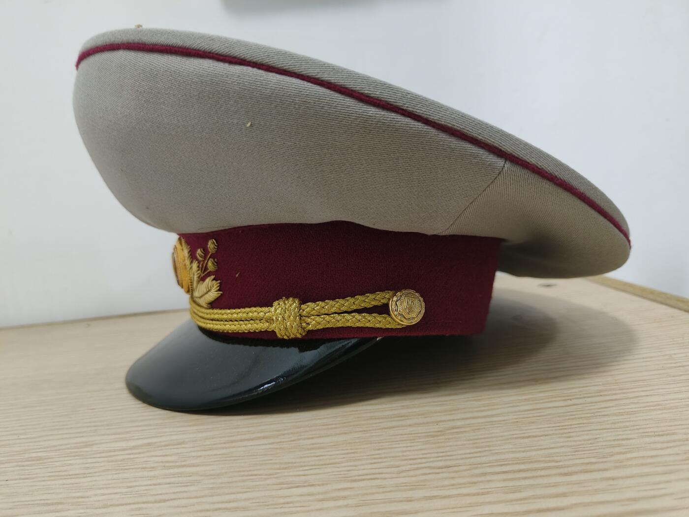 全场0元起拍 第177期 咸鱼国勋章拍卖专场 7月28日（周日）下午6：00开始 乌克兰 94灰色礼服将官大檐帽 57CM