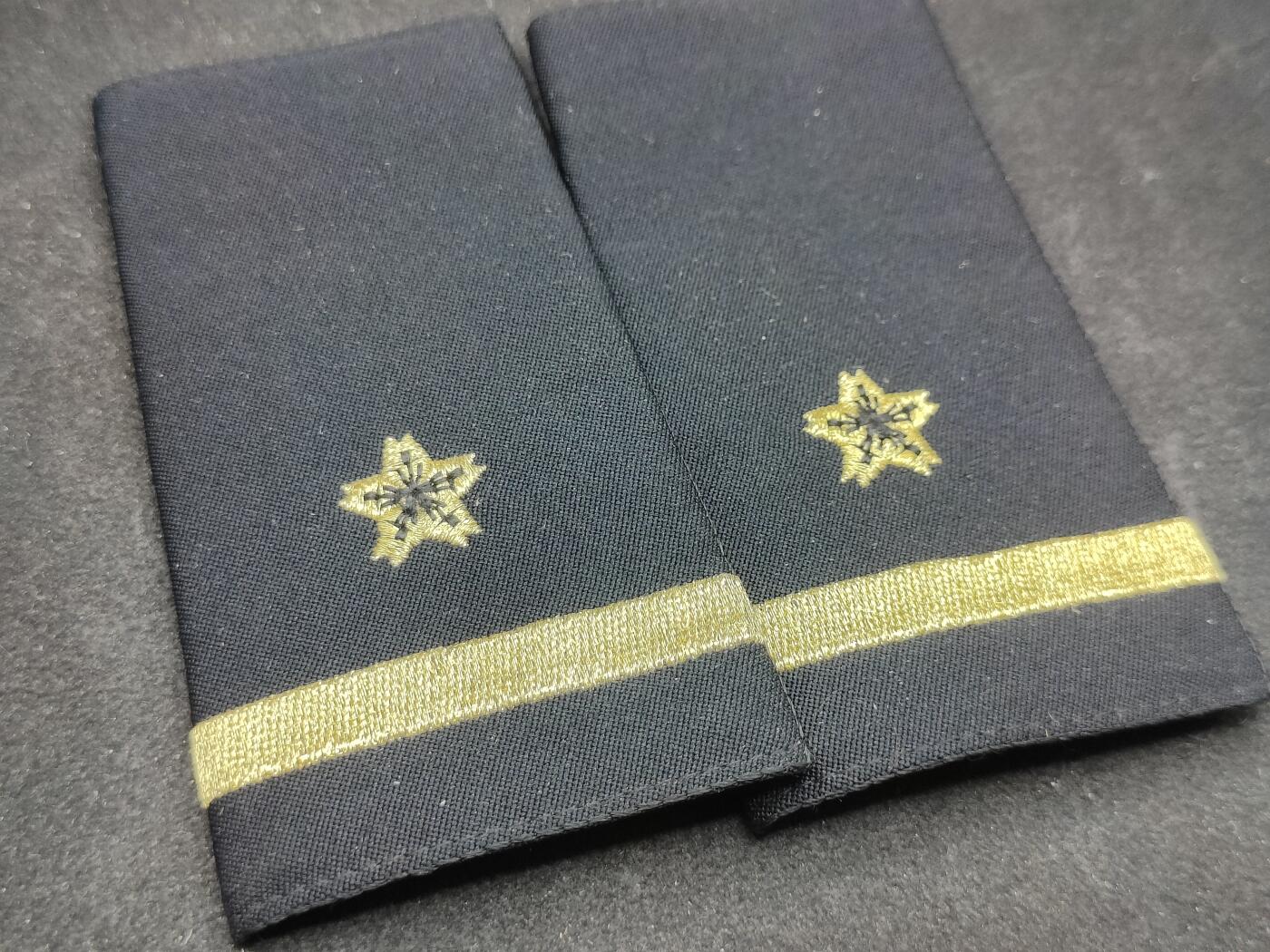 全场0元起拍 第177期 咸鱼国勋章拍卖专场 7月28日（周日）下午6：00开始 日本海自肩章 三尉阶级