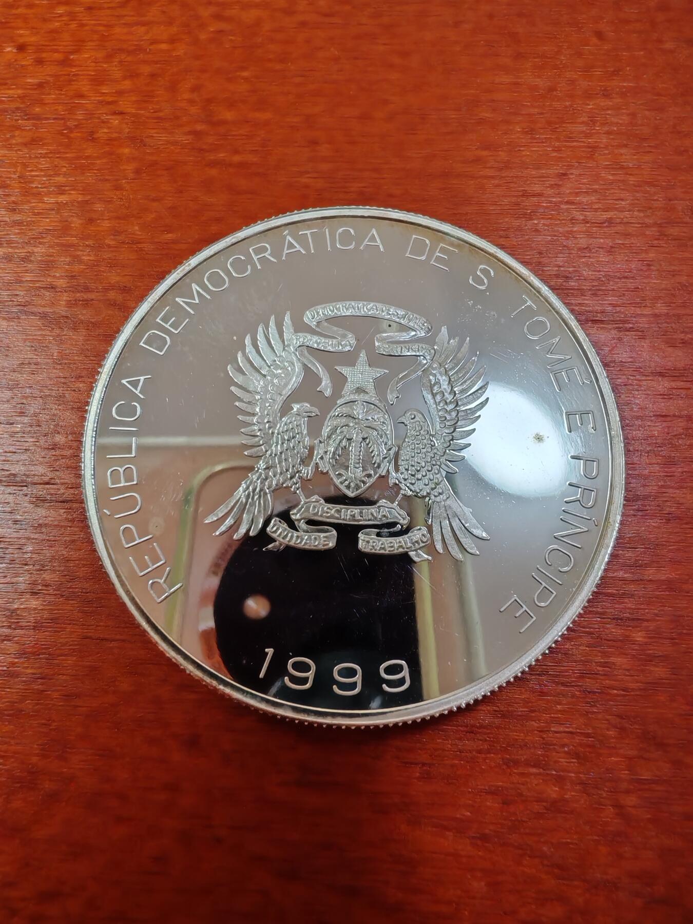 长老汇龙年精选第十一场拍卖（币中币） 1999圣多美与普林斯顿2000多布拉斯/1欧元双币值精制银币，+德国5芬尼