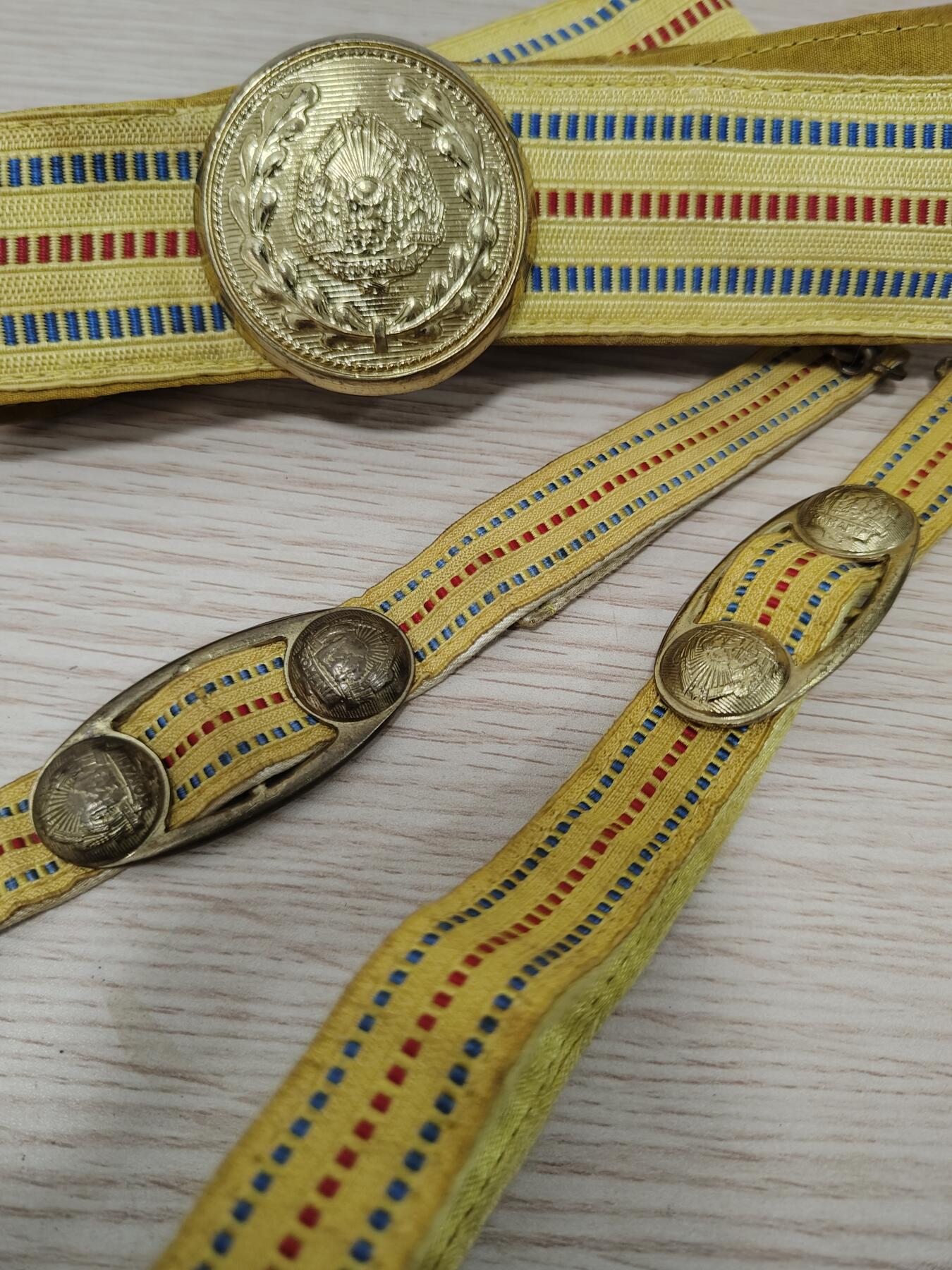 全场0元起拍 第177期 咸鱼国勋章拍卖专场 7月28日（周日）下午6：00开始 罗马尼亚将官礼服腰带 长度可调节最长115CM 带剑挂 