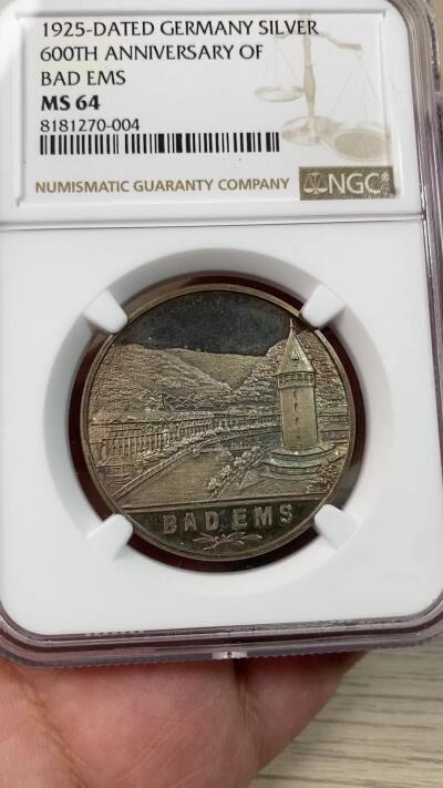 万国钱币拍卖第030期（万国三十期纪念大拍） NGC MS64 1925年德国巴特埃姆斯建城600周年纪念景观银章 超炫原盒七彩包浆 巴特埃姆斯城市盾徽