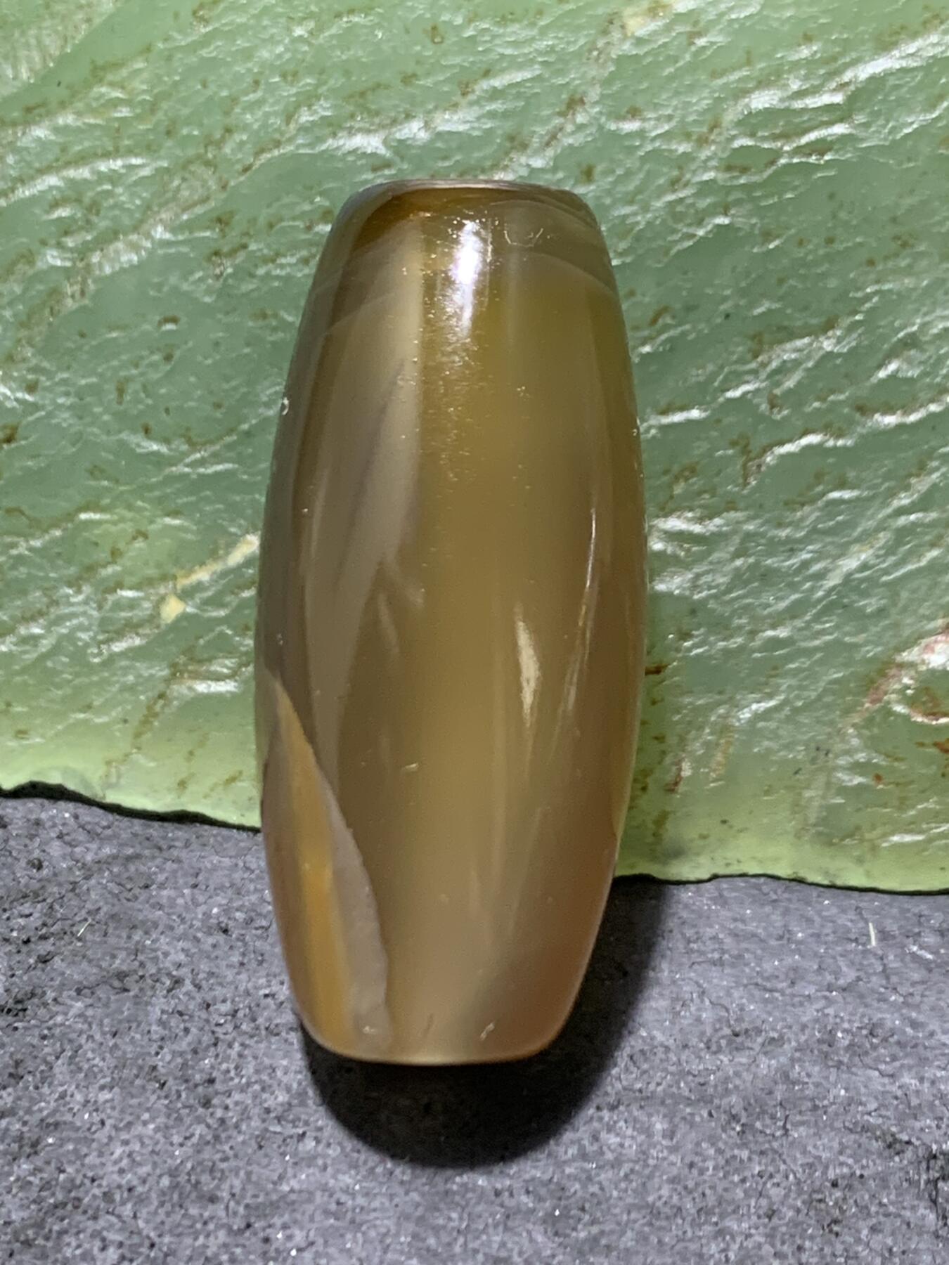 精美亚光高玉化巴西玛瑙手工俏色巧雕荷花桶珠一个！