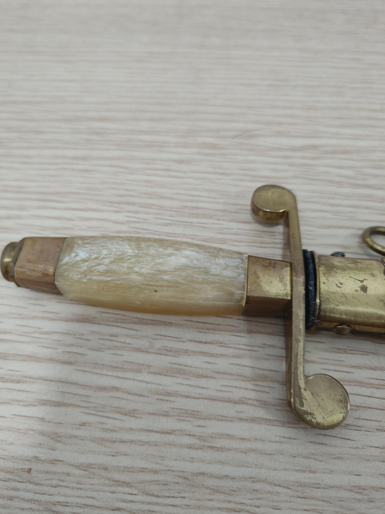 全场0元起拍 第177期 咸鱼国勋章拍卖专场 7月28日（周日）下午6：00开始 原品 罗马尼亚将官礼服配刃 安全未开刃工艺品