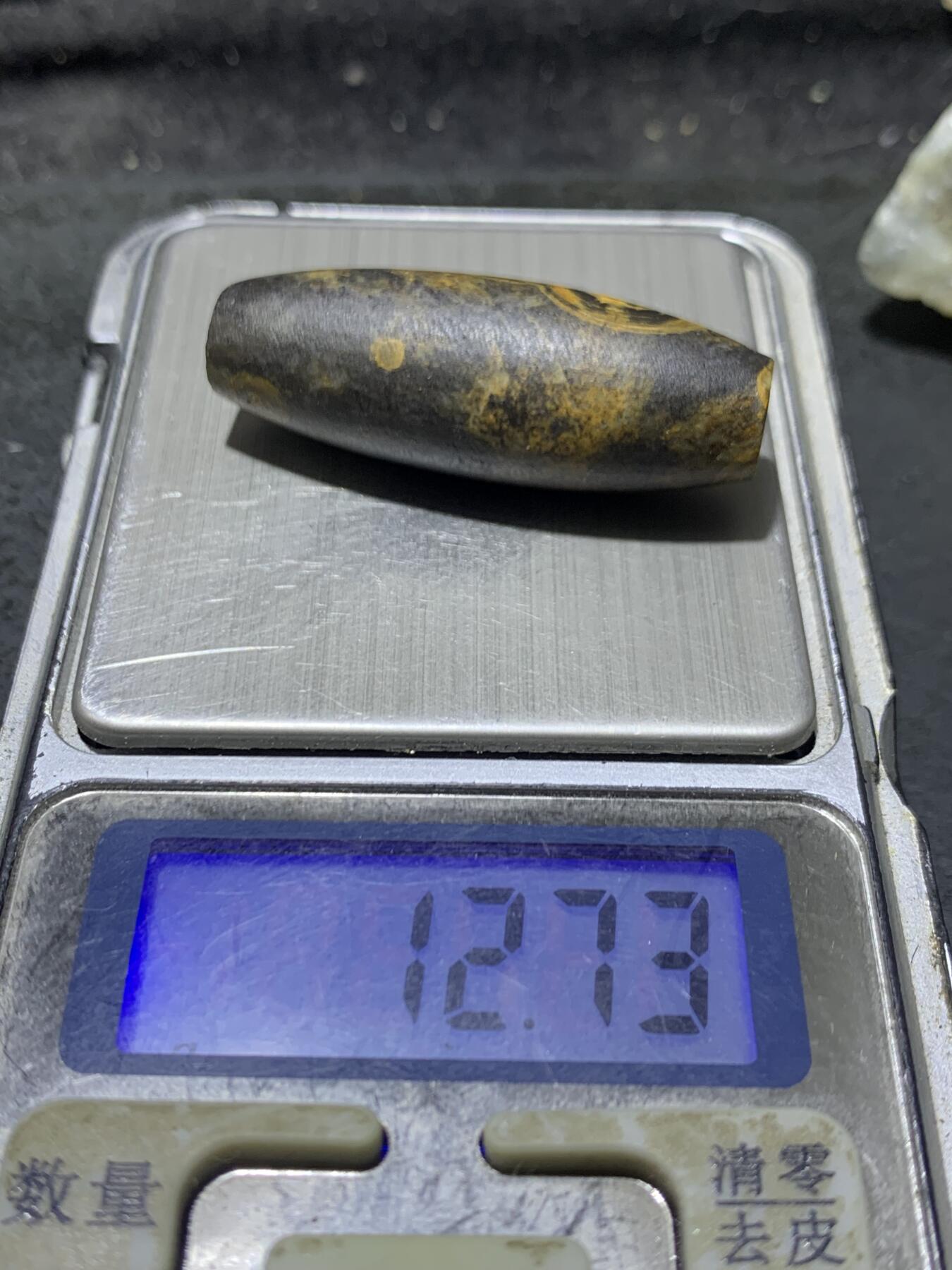 天然精美亚光九眼页岩8字天眼纹天珠一个，