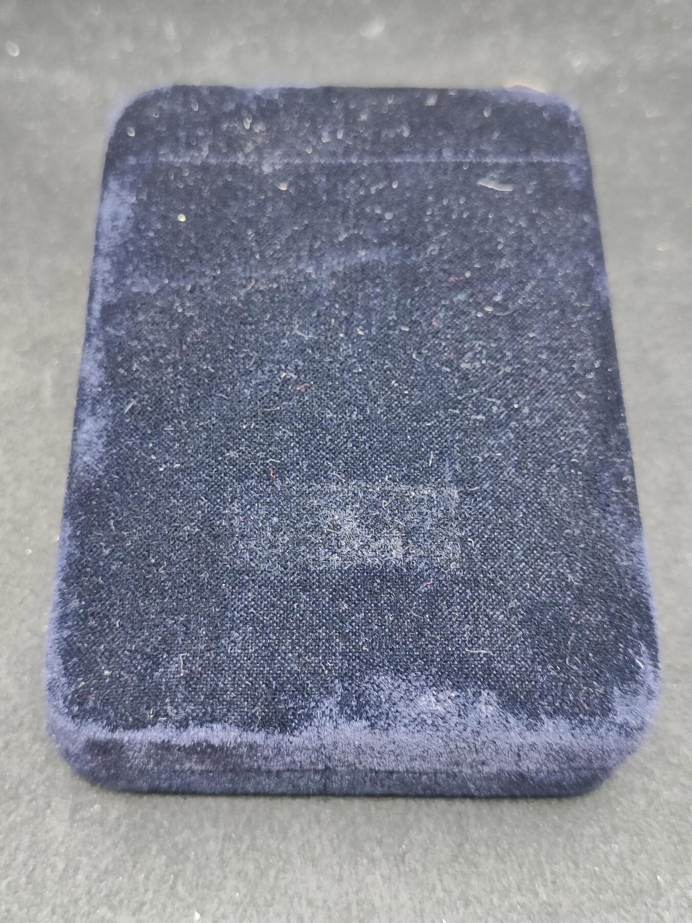 全场0元起拍 第177期 咸鱼国勋章拍卖专场 7月28日（周日）下午6：00开始 朝总联版烫金国徽盒三级国旗勋章带盒略