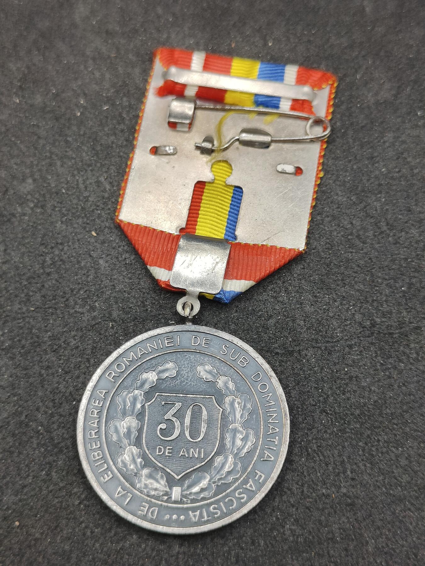 全场0元起拍 第177期 咸鱼国勋章拍卖专场 7月28日（周日）下午6：00开始 罗马尼亚战胜法西斯30周年奖章