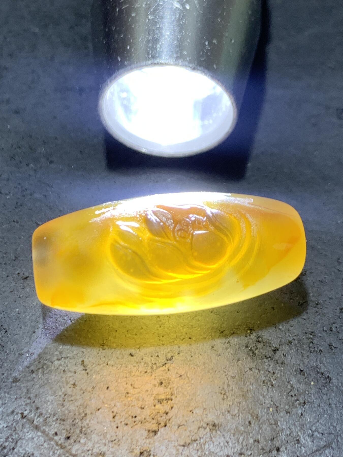 精美亚光高玉化巴西玛瑙手工俏色巧雕荷花桶珠一个！