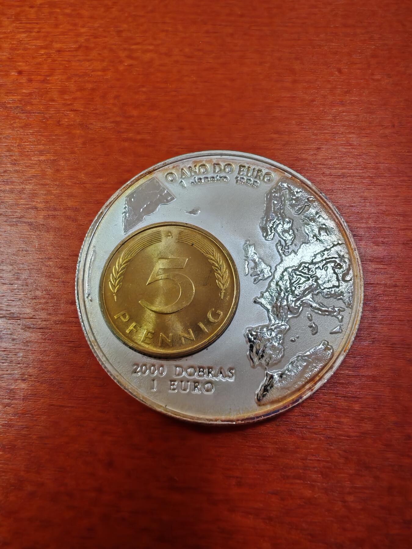 长老汇龙年精选第十一场拍卖（币中币） 1999圣多美与普林斯顿2000多布拉斯/1欧元双币值精制银币，+德国5芬尼