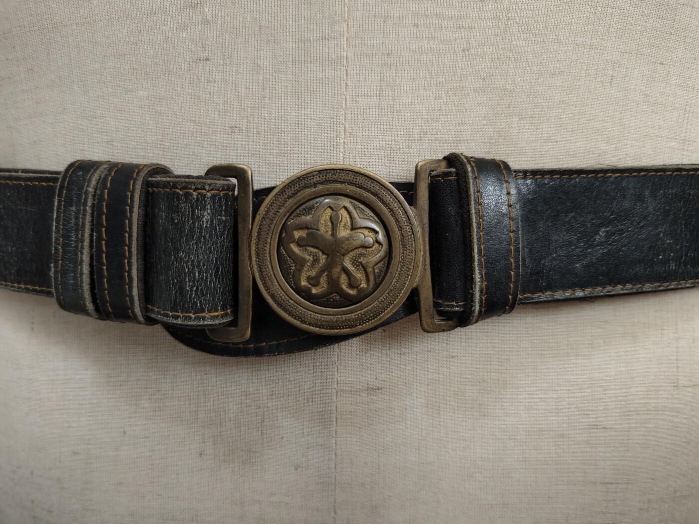 全场0元起拍 第177期 咸鱼国勋章拍卖专场 7月28日（周日）下午6：00开始 日本早期 消防团真皮腰带 长度可调节 最长110CM