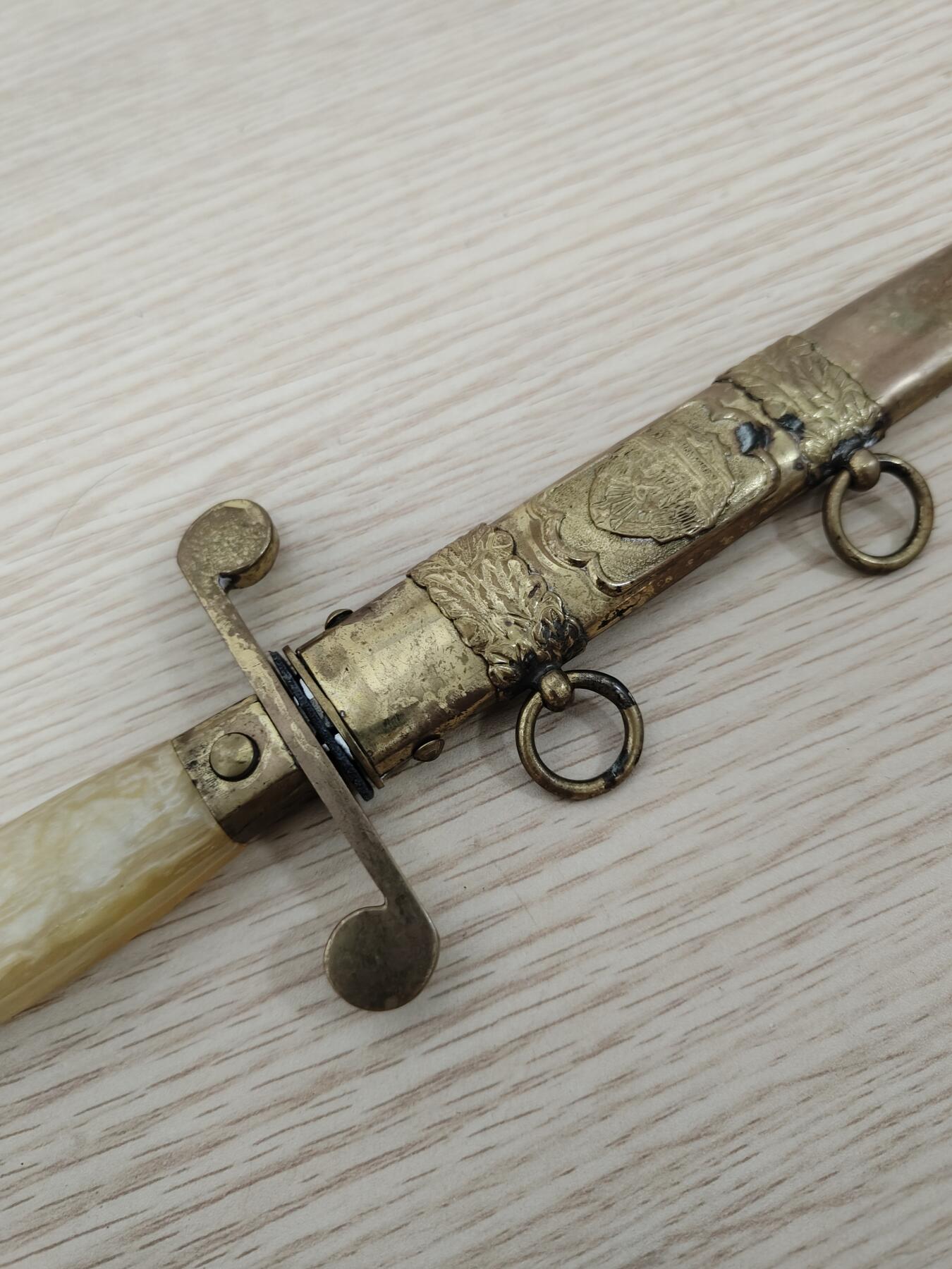 全场0元起拍 第177期 咸鱼国勋章拍卖专场 7月28日（周日）下午6：00开始 原品 罗马尼亚将官礼服配刃 安全未开刃工艺品