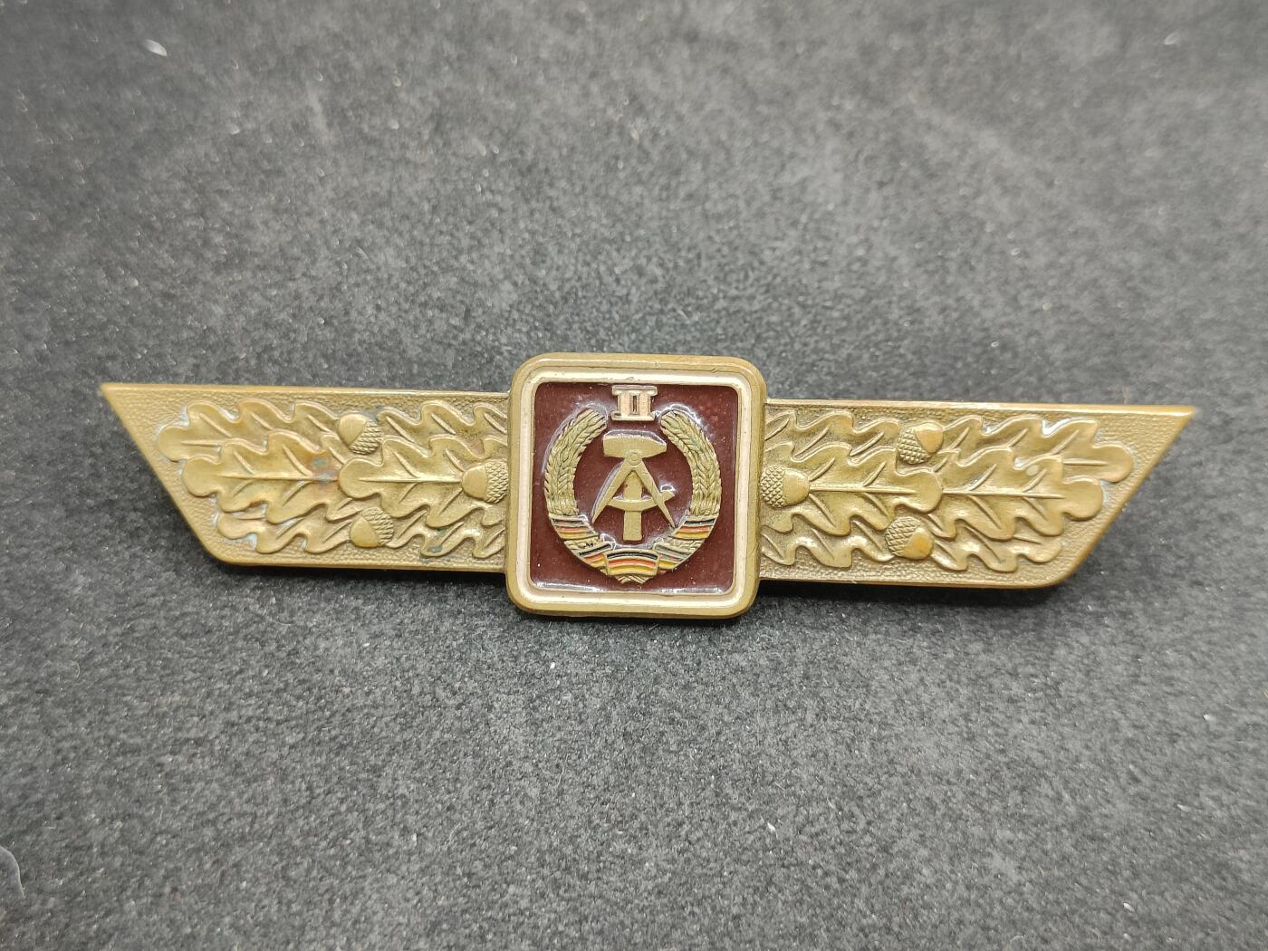 全场0元起拍 第177期 咸鱼国勋章拍卖专场 7月28日（周日）下午6：00开始 东德63版 人民军通用技能章