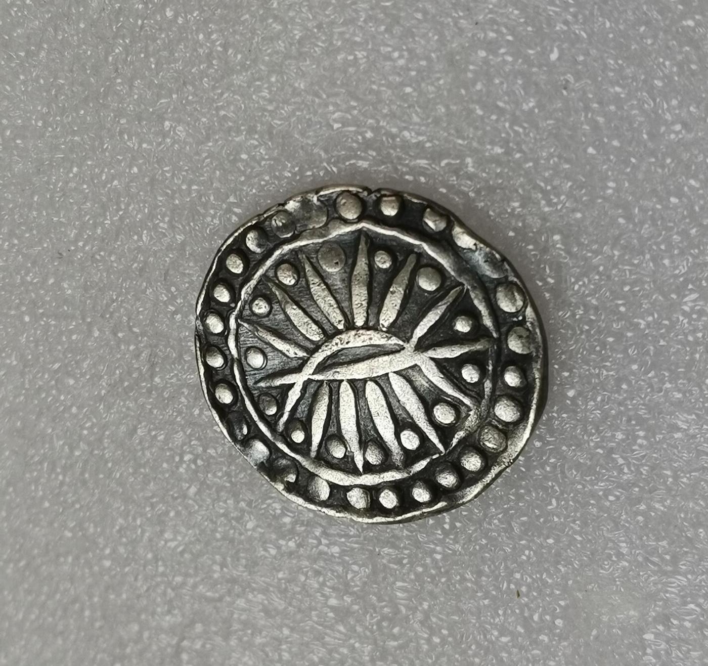 瓶子🏺第151期拍卖会  8-12世纪骠国大型银币  30毫米  9.21克