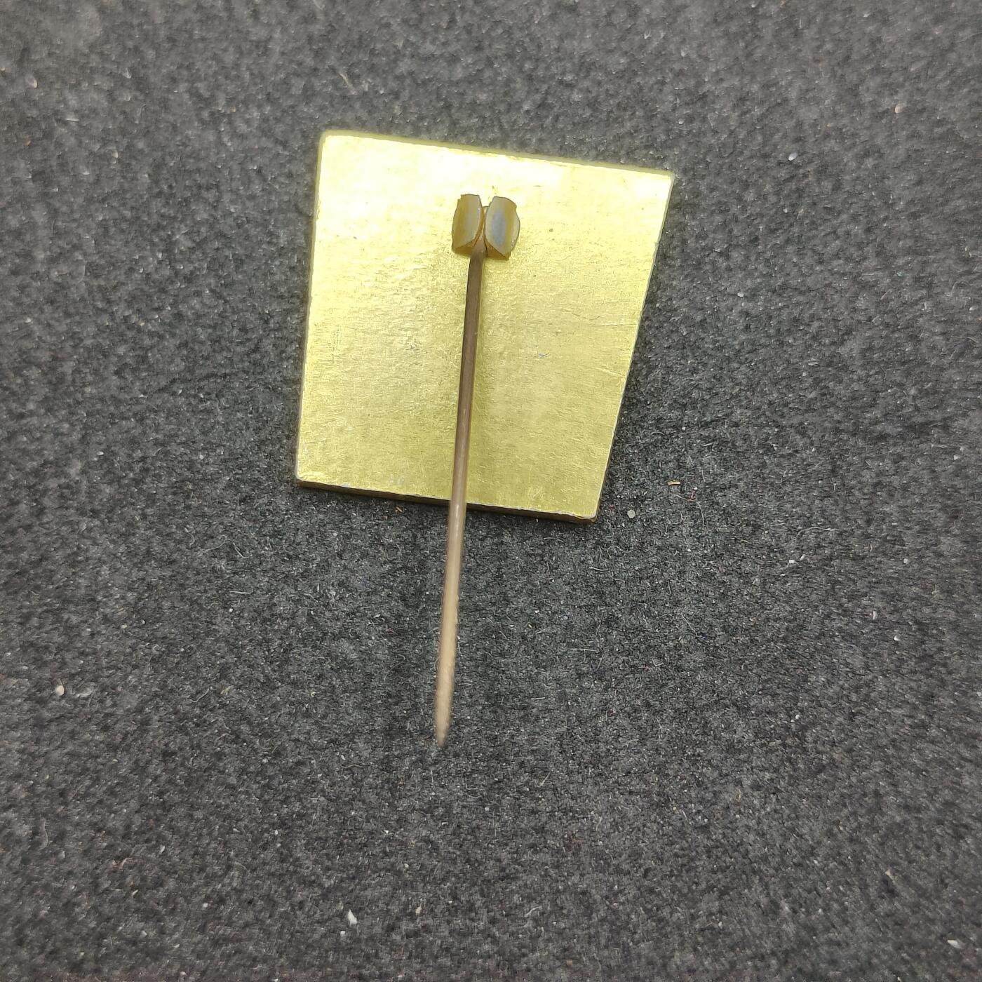 全场0元起拍 第177期 咸鱼国勋章拍卖专场 7月28日（周日）下午6：00开始 朝鲜证章