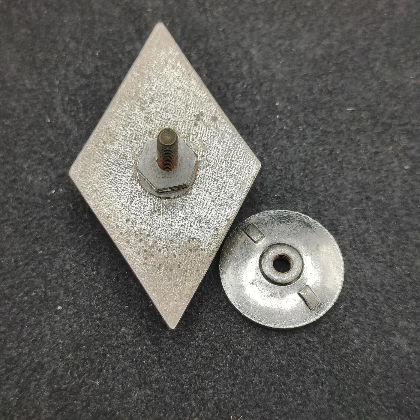 全场0元起拍 第177期 咸鱼国勋章拍卖专场 7月28日（周日）下午6：00开始 稀少苏联代工古巴高等军校毕业证章