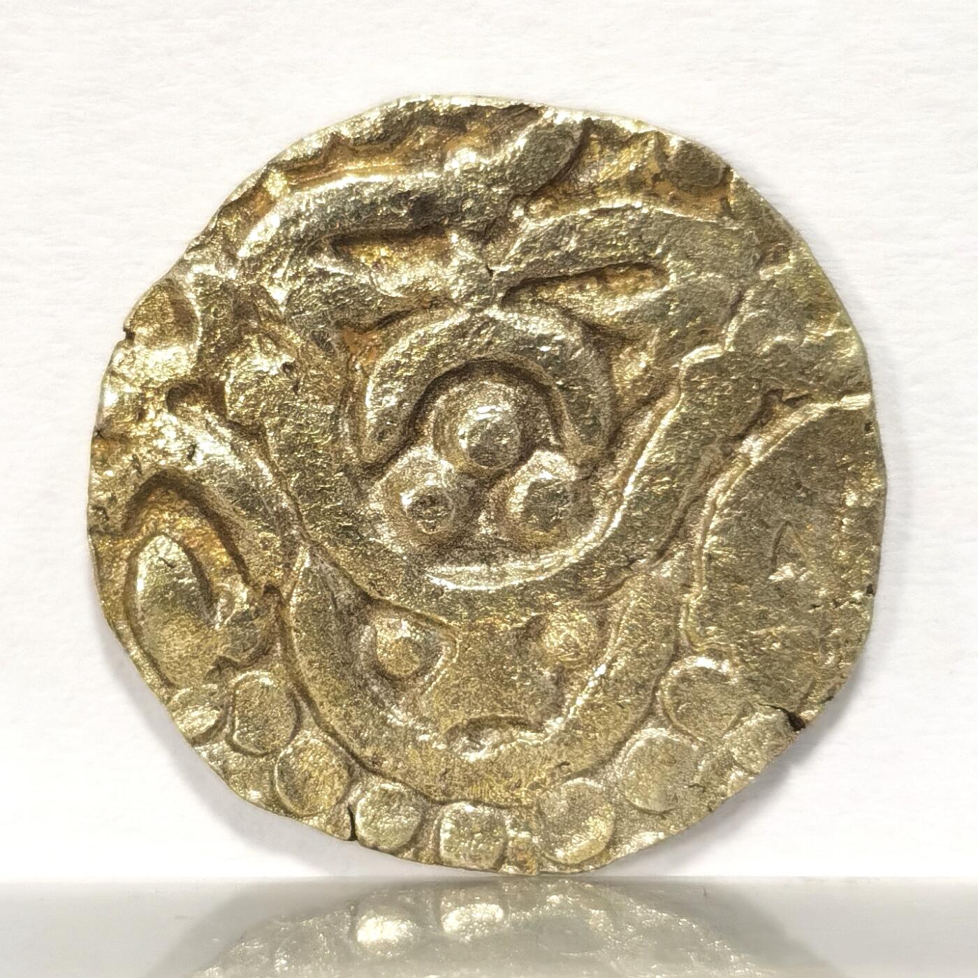 博洋堂“夏光旖旎”7月精品专场暨第085期（全场包邮） 古印度迦哈达瓦拉王朝 正面吉祥天女拉克希米 背面天城体梵文 吉祥天女金币 18.8mm 3.9克