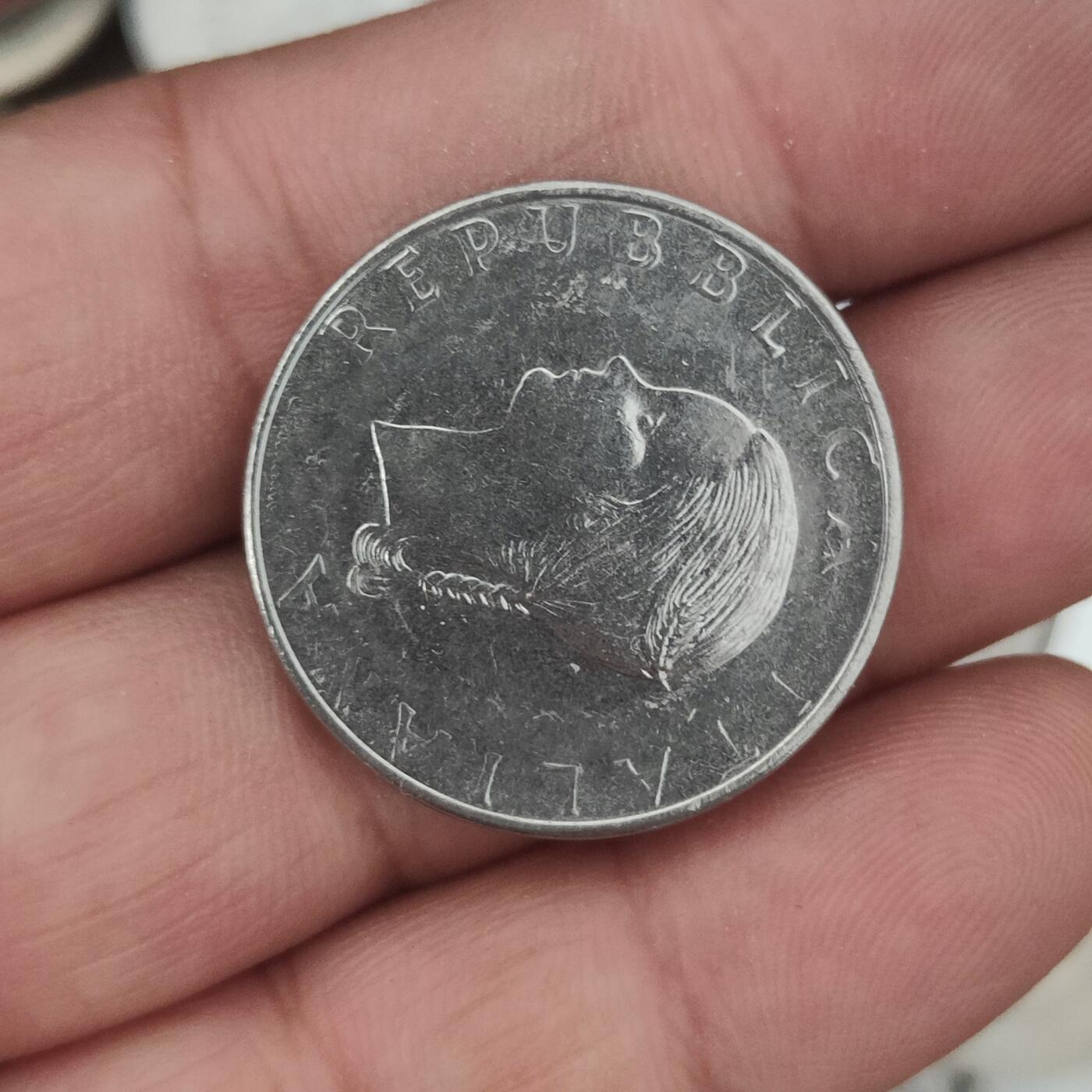英雄古币捡漏专场第一期无押金可累计捡漏，全场50包邮，偏远地区除外。 意大利100里拉。