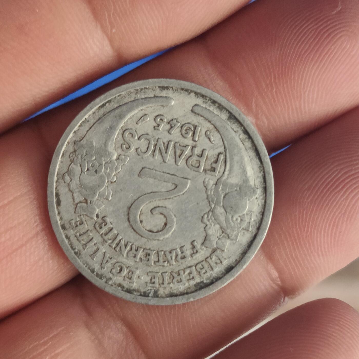 英雄古币捡漏专场第一期无押金可累计捡漏，全场50包邮，偏远地区除外。 法国二发廊。
