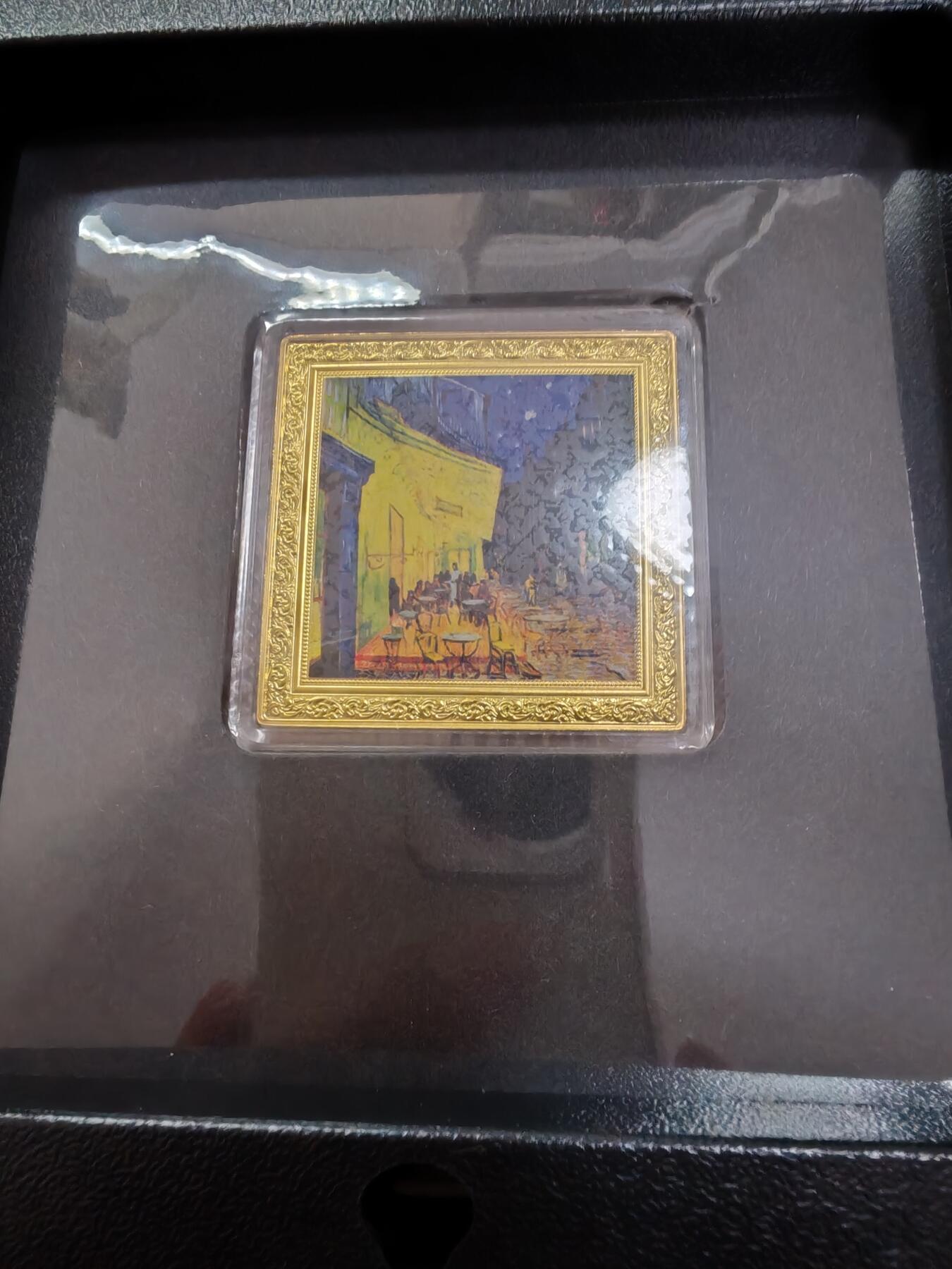 长老汇龙年精选第十二场拍卖（满分进行曲） 2021纽埃世界名画系列之夜空下的咖啡馆1盎司1元彩色精制银币，盒证全，发行价650元